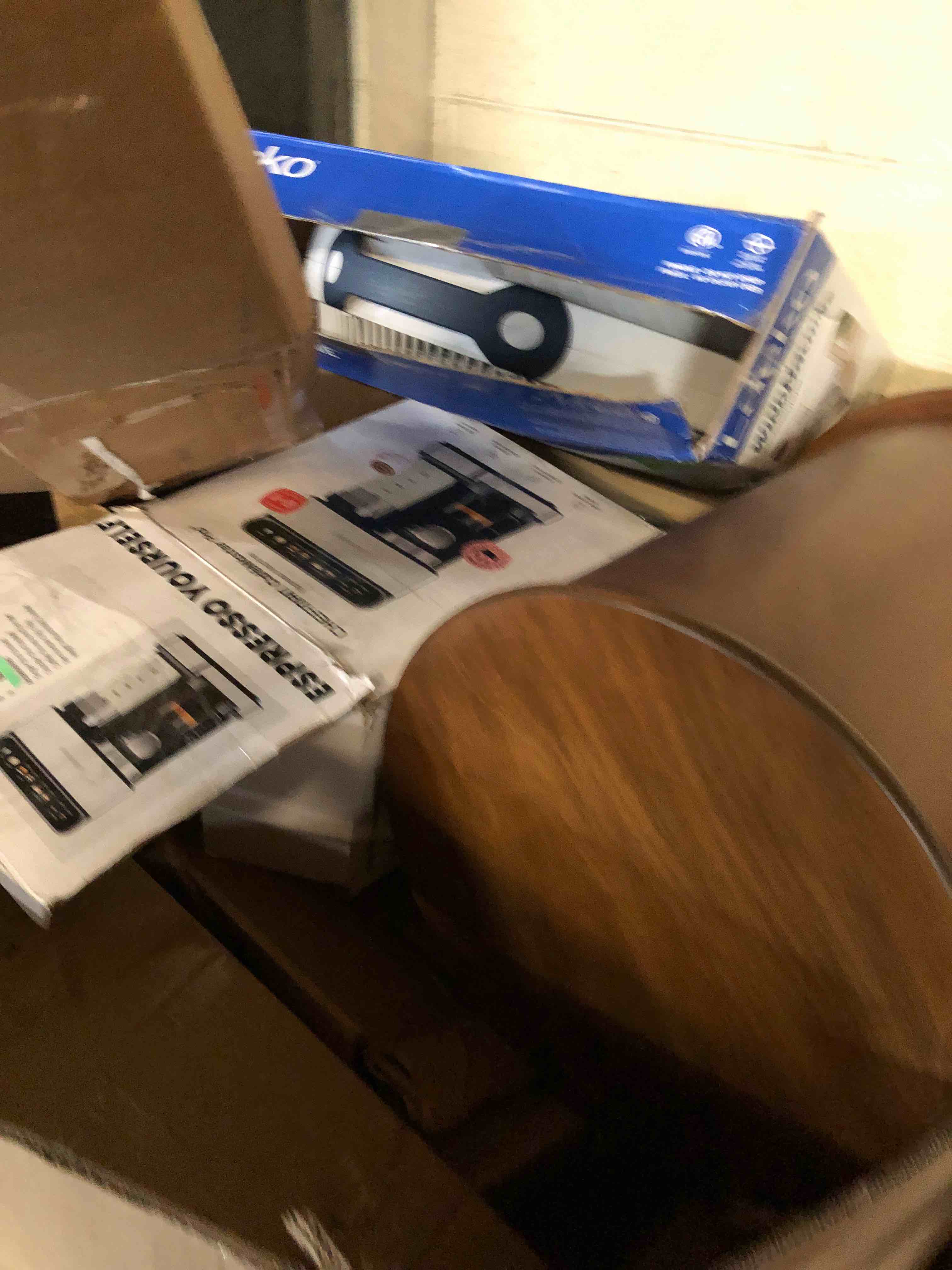 https://s3.amazonaws.com/lotting-images-prod/phillipi/TEA3370416_1752672931238.jpeg