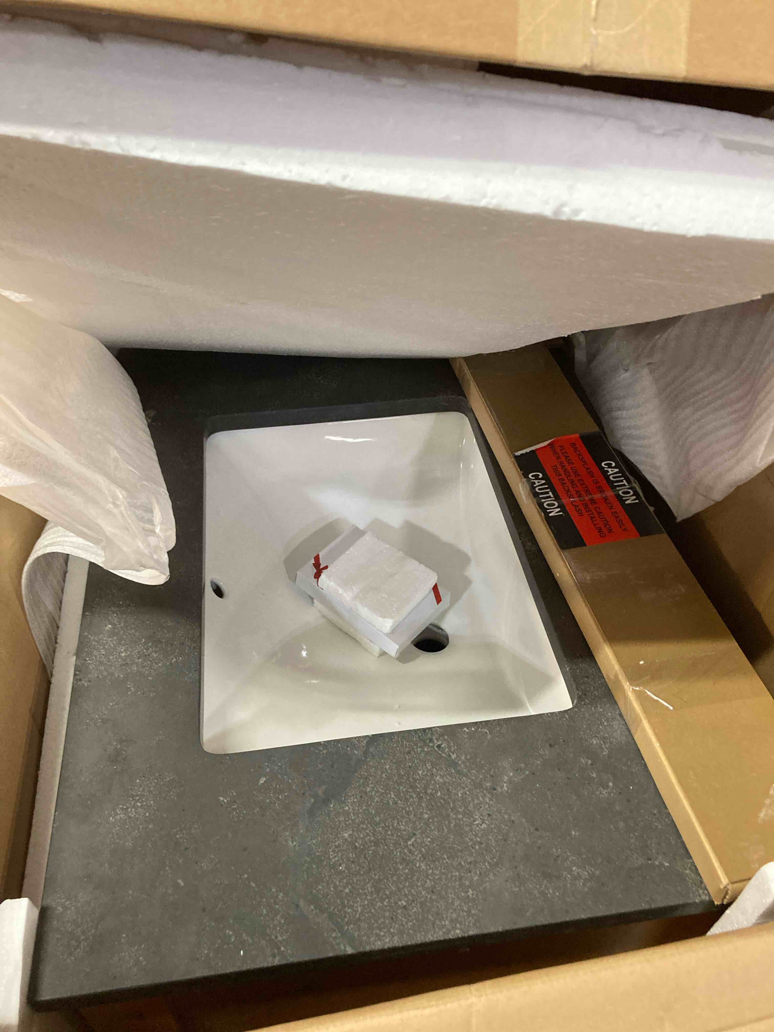https://s3.amazonaws.com/lotting-images-prod/phillipi/TEA3370544_1753372340204.jpeg