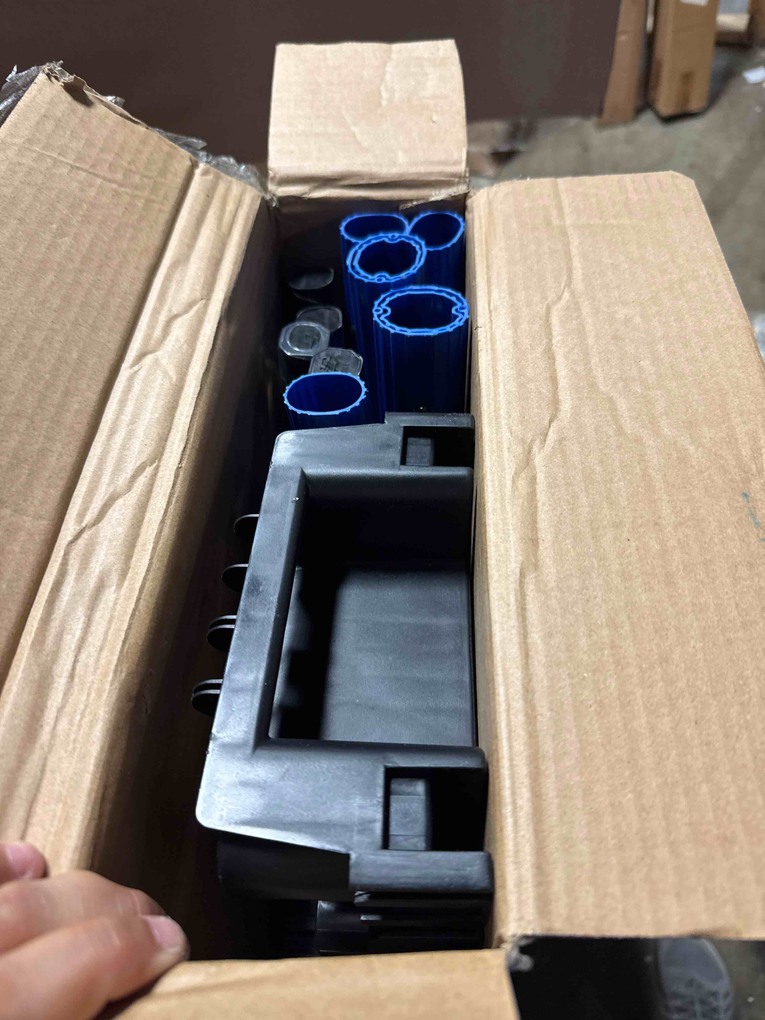 https://s3.amazonaws.com/lotting-images-prod/phillipi/TEA3370735_1753793551220.jpeg