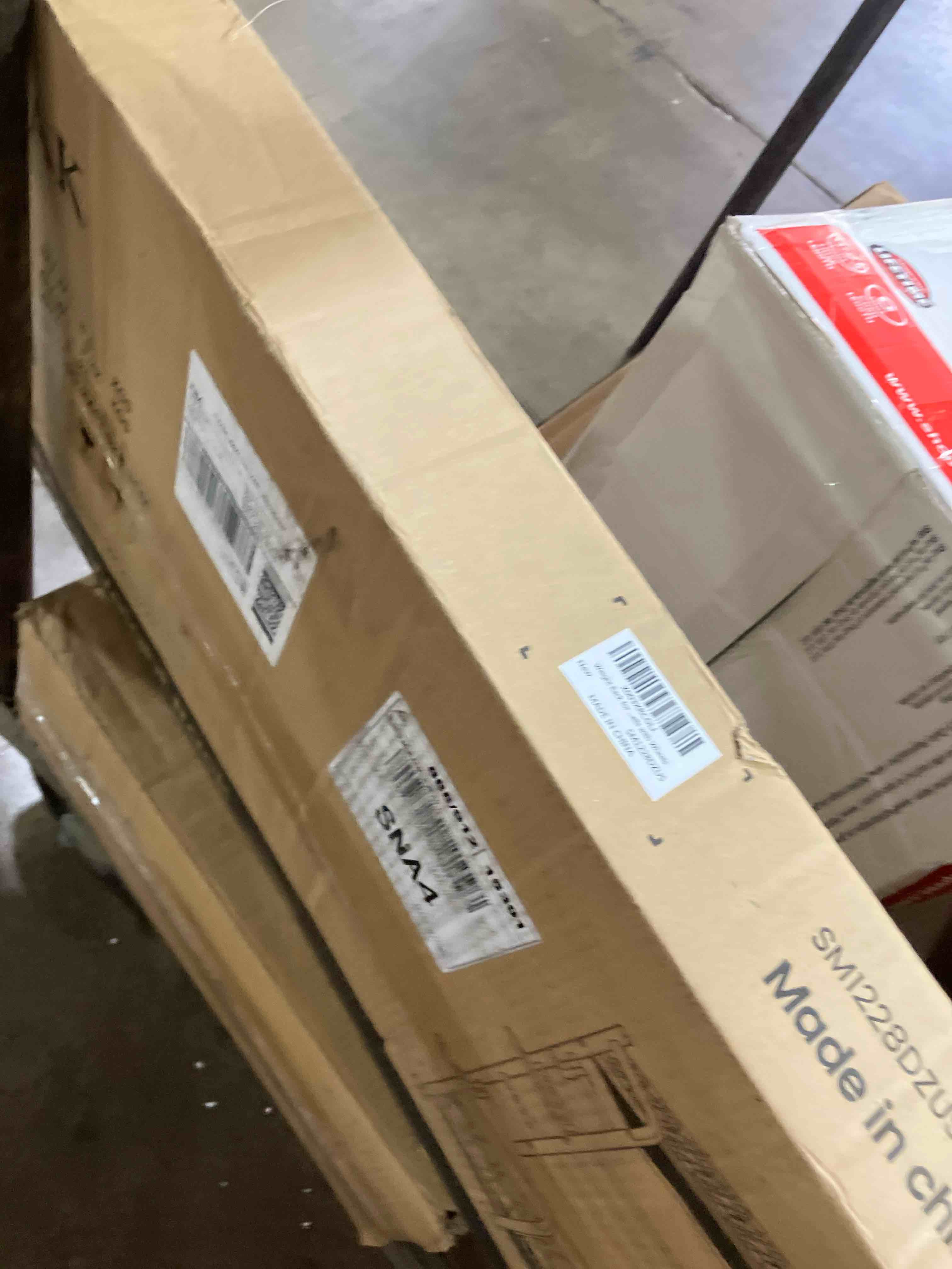 https://s3.amazonaws.com/lotting-images-prod/phillipi/TEA3370892_1753884130788.jpeg