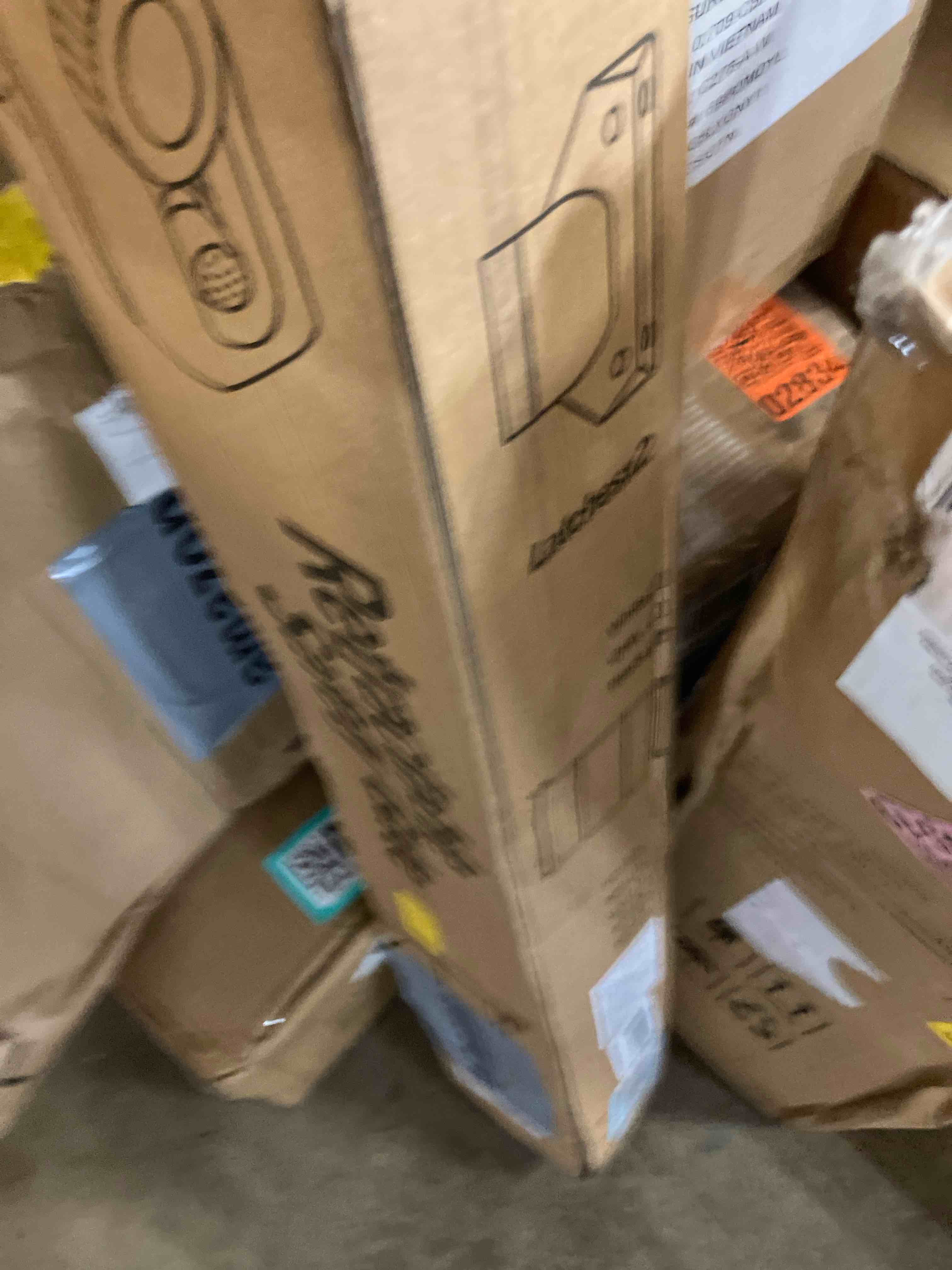 https://s3.amazonaws.com/lotting-images-prod/phillipi/TEA3371171_1754402554272.jpeg