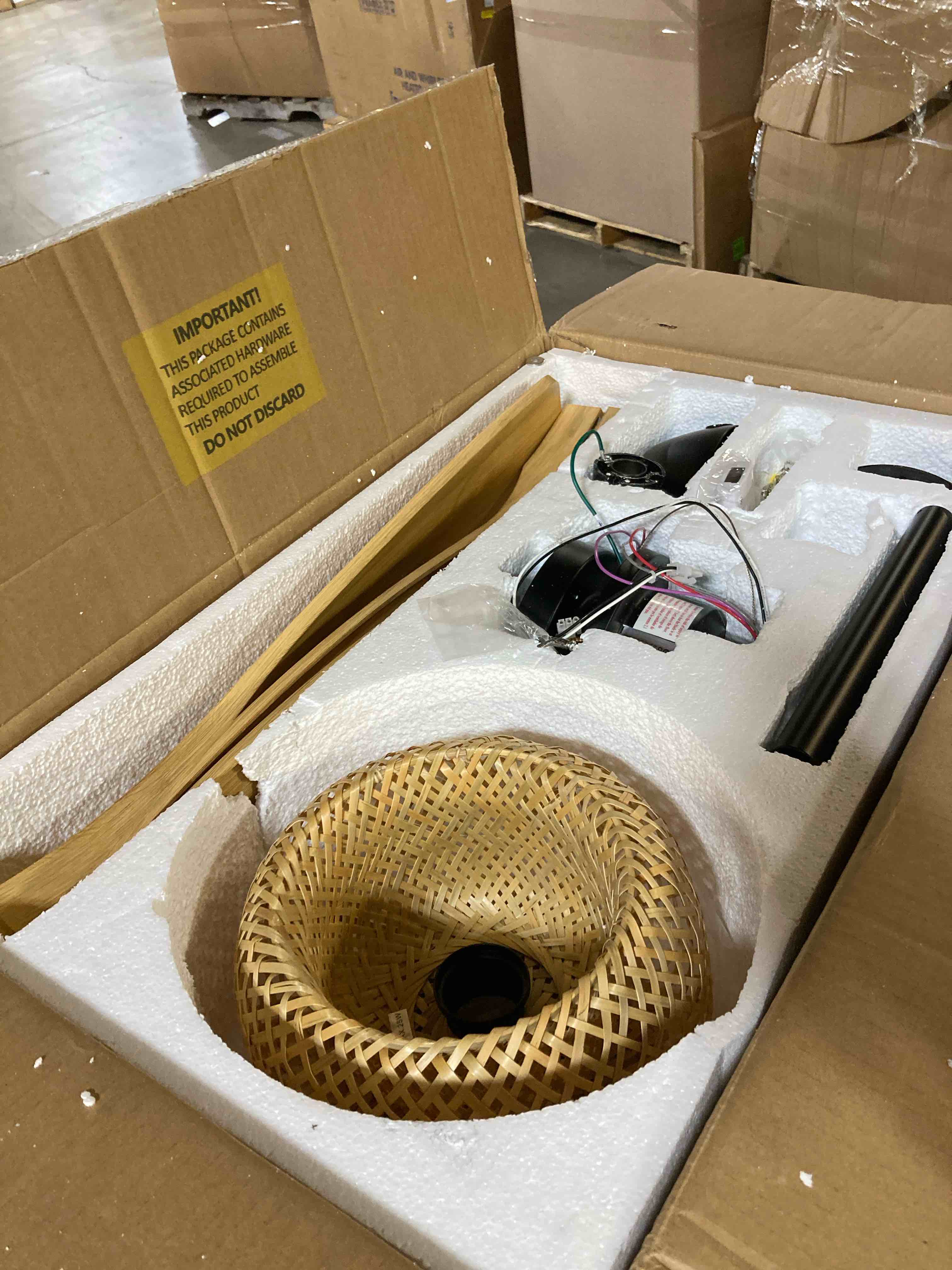 https://s3.amazonaws.com/lotting-images-prod/phillipi/TEA3371201_1754487951225.jpeg