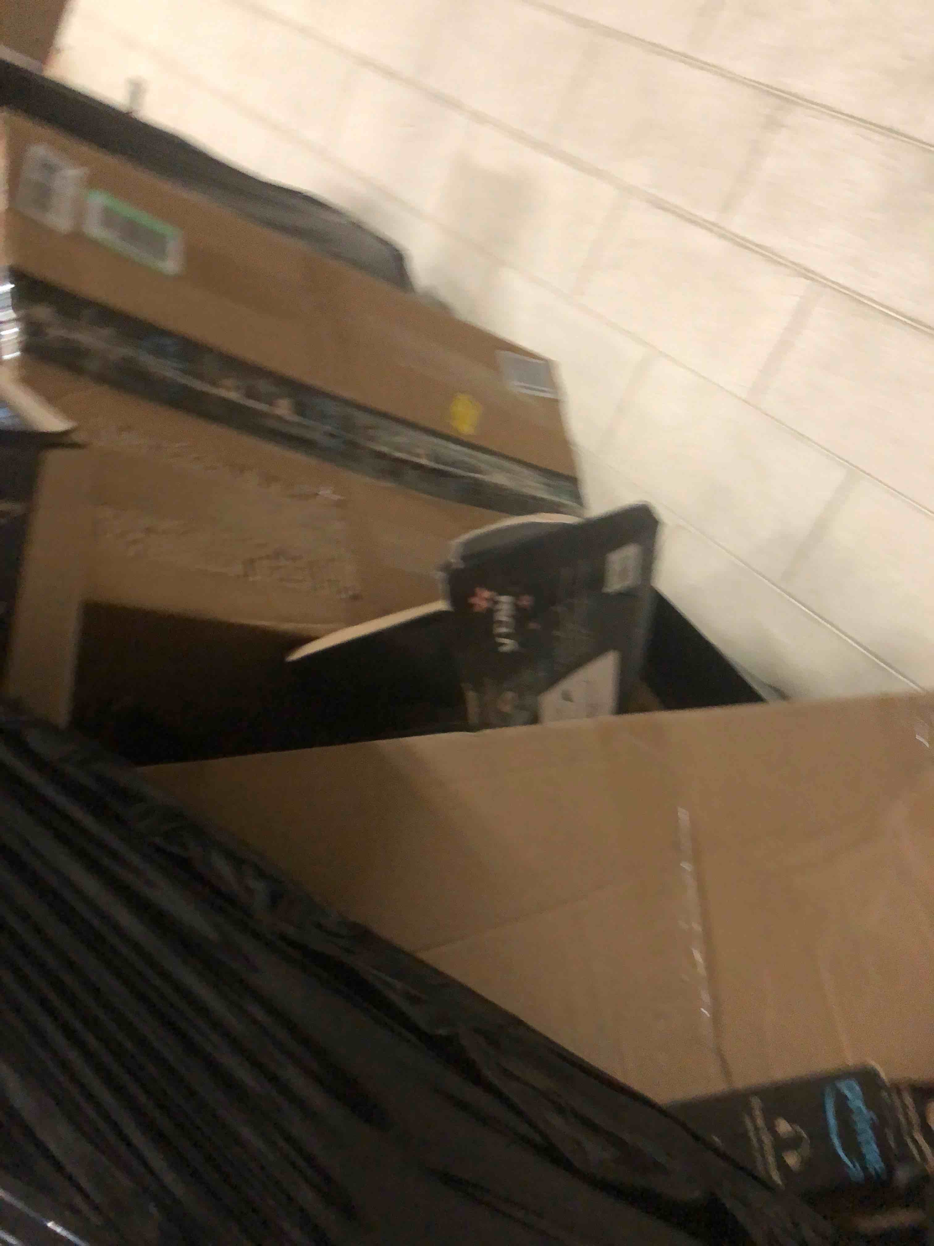 https://s3.amazonaws.com/lotting-images-prod/phillipi/TEA3371235_1755628098338.jpeg