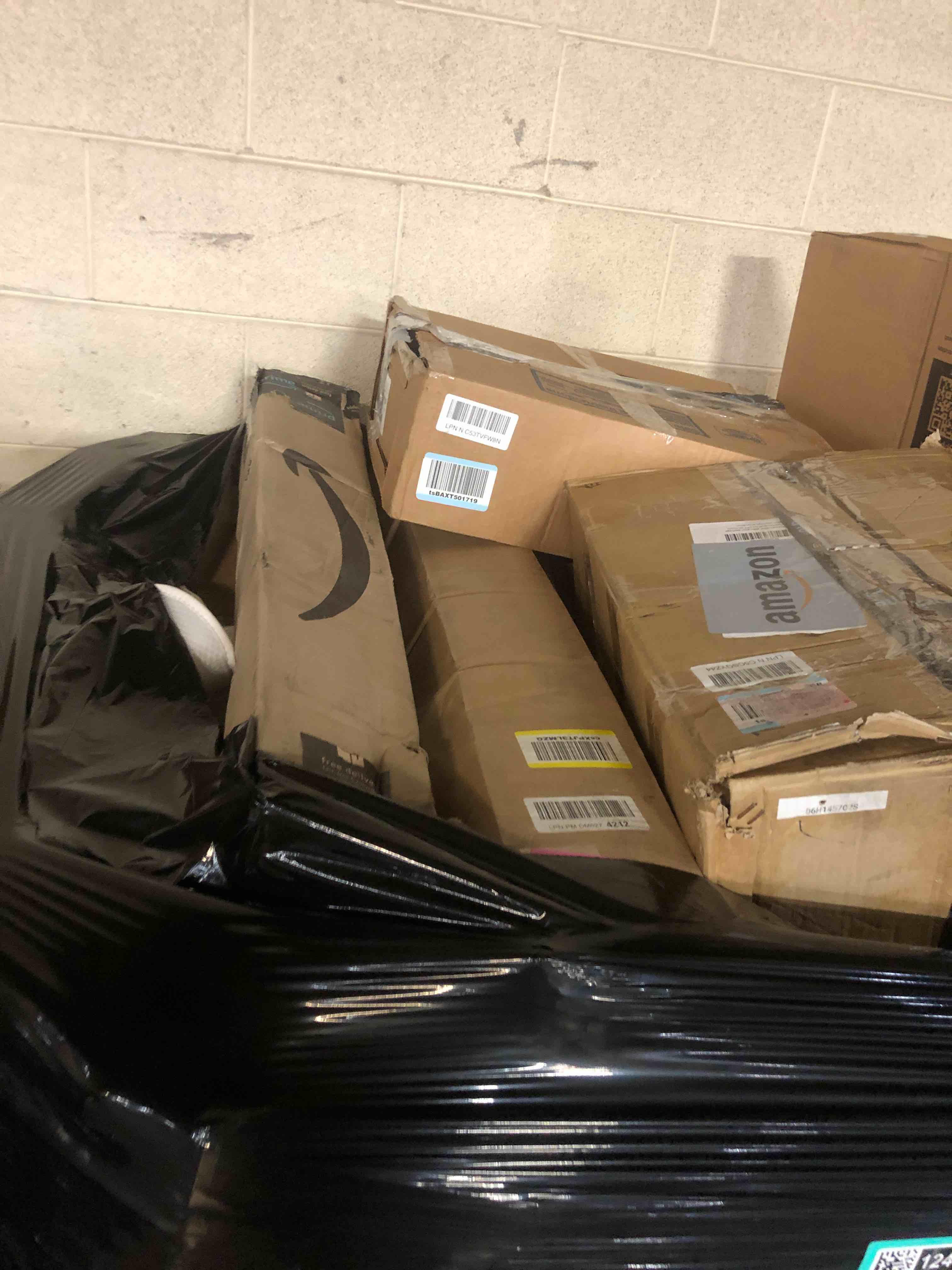 https://s3.amazonaws.com/lotting-images-prod/phillipi/TEA3371241_1755628390103.jpeg