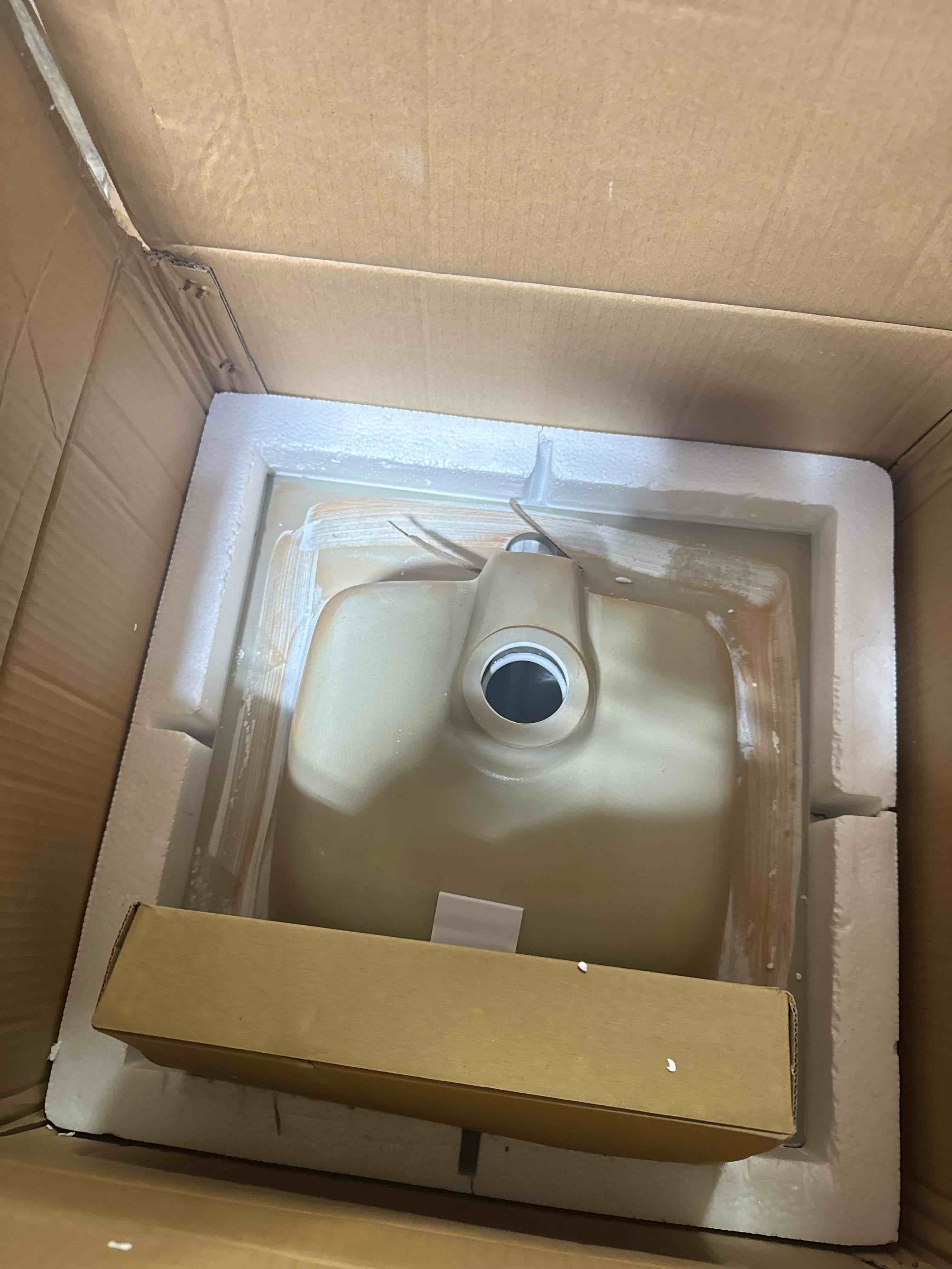 https://s3.amazonaws.com/lotting-images-prod/phillipi/TEA3371767_1758546558353.jpeg