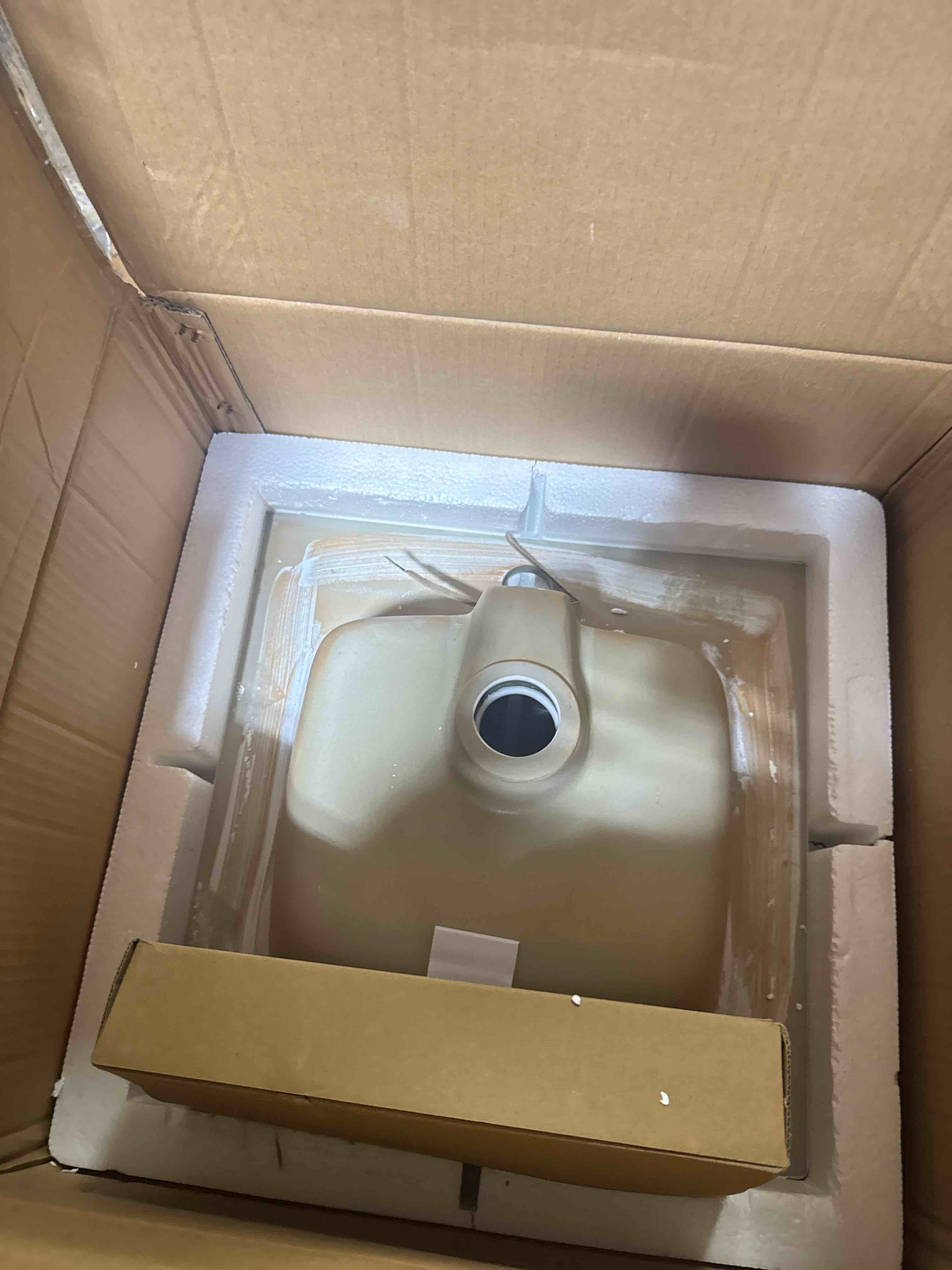 https://s3.amazonaws.com/lotting-images-prod/phillipi/TEA3371767_1758546559191.jpeg