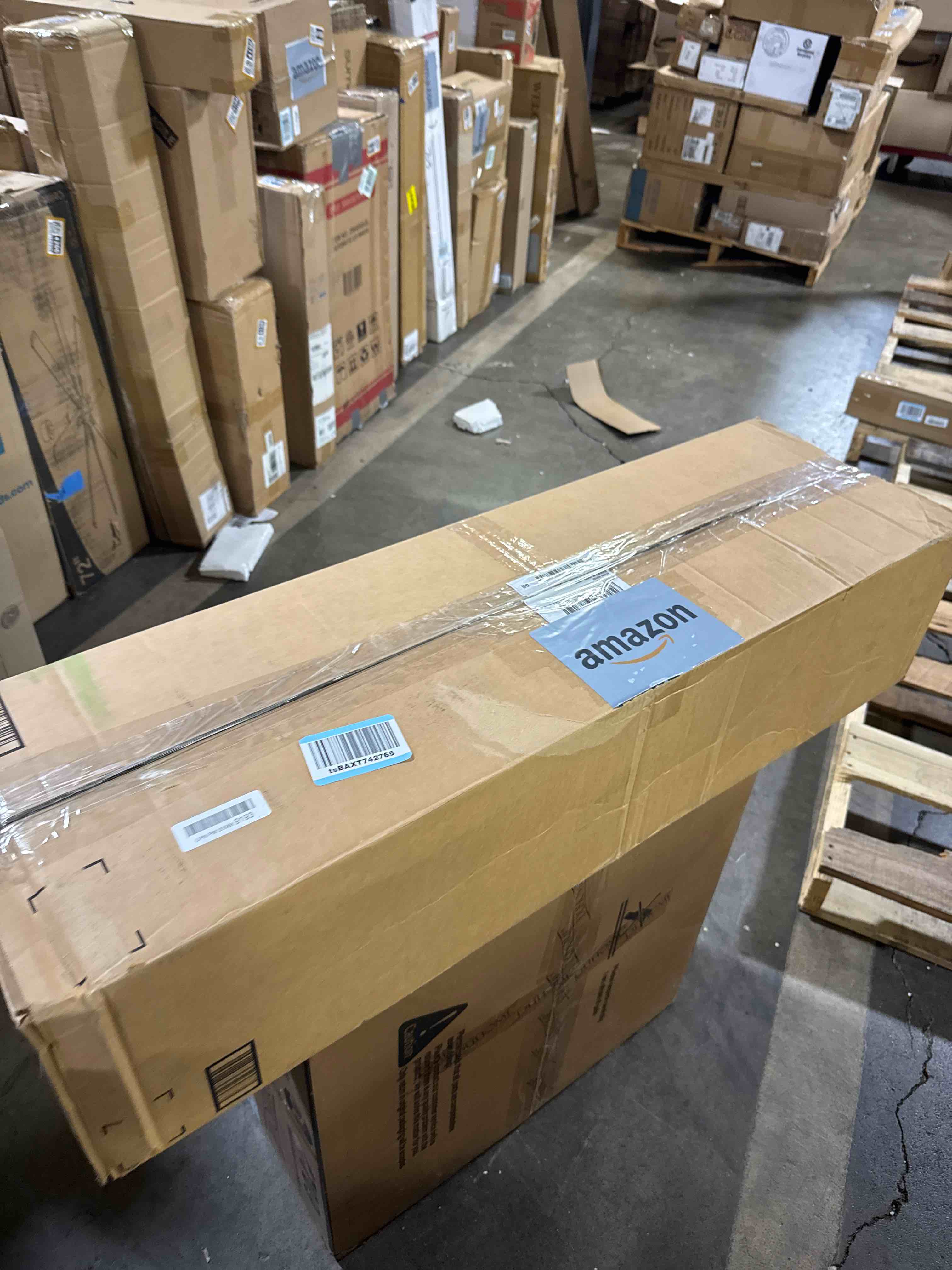 https://s3.amazonaws.com/lotting-images-prod/phillipi/TEA3371815_1758649891527.jpeg