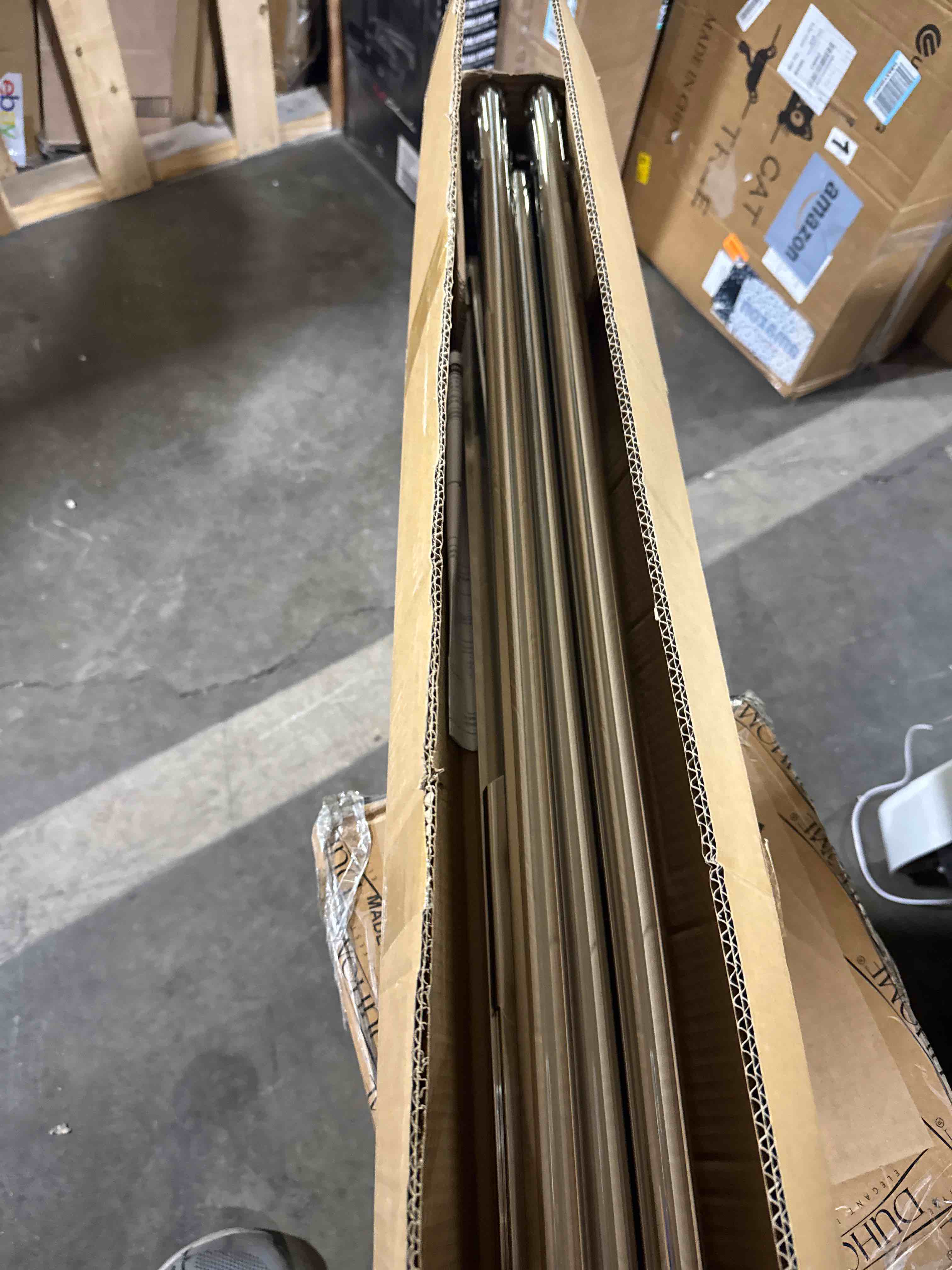 https://s3.amazonaws.com/lotting-images-prod/phillipi/TEA3371827_1758652418027.jpeg