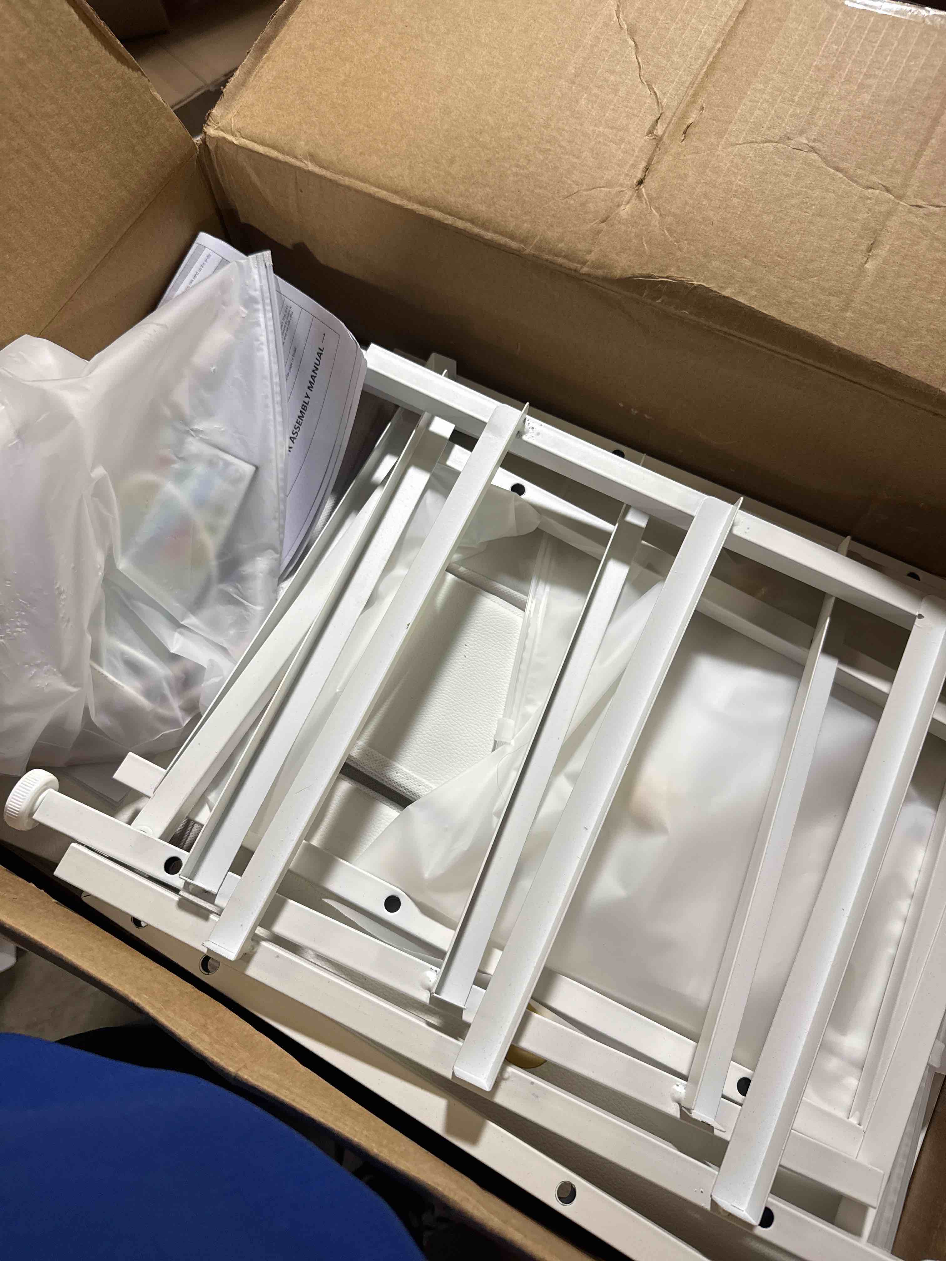 https://s3.amazonaws.com/lotting-images-prod/phillipi/TEA3371862_1758657325774.jpeg