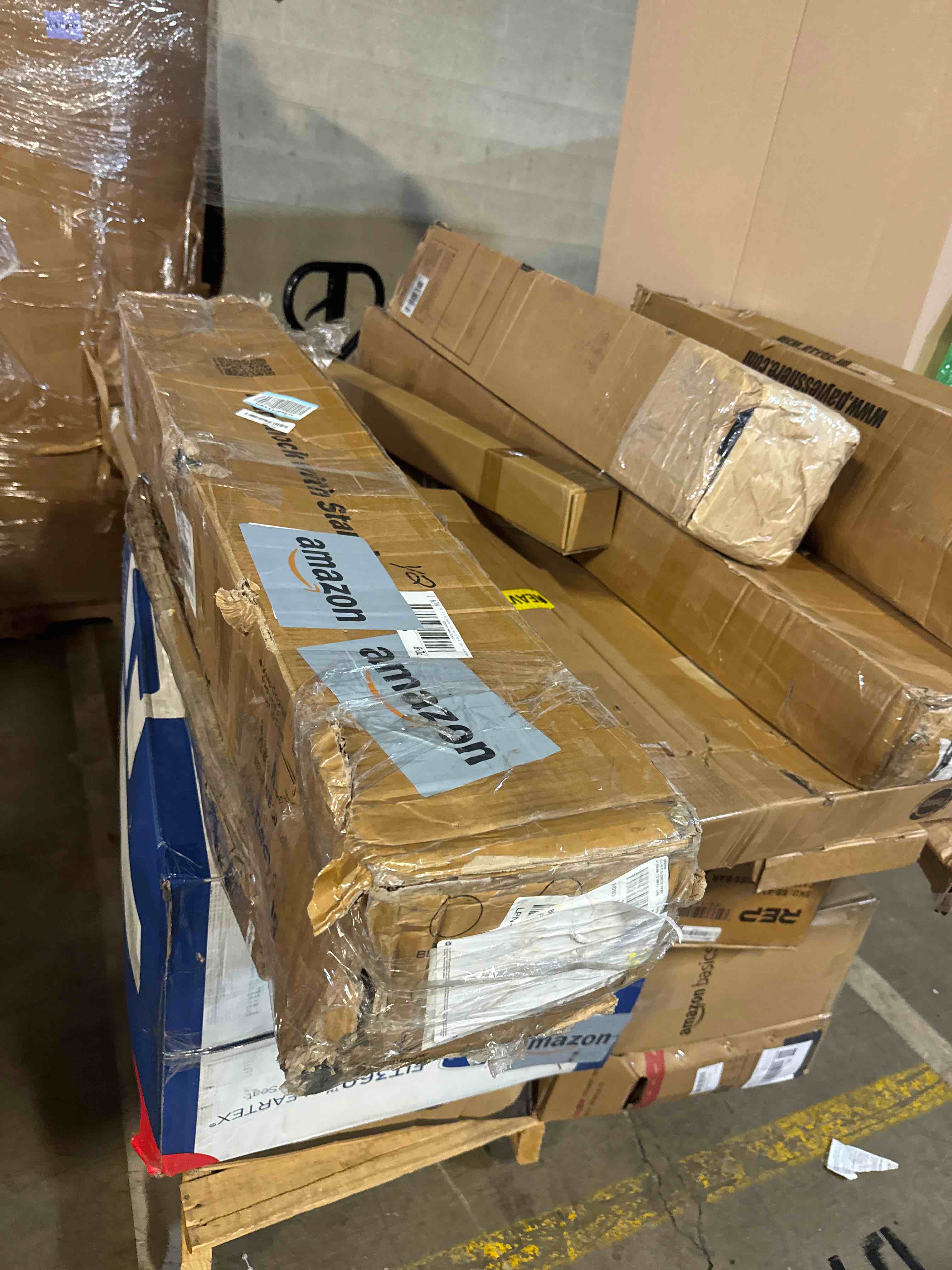 https://s3.amazonaws.com/lotting-images-prod/phillipi/TEA3372076_1759256344931.jpeg