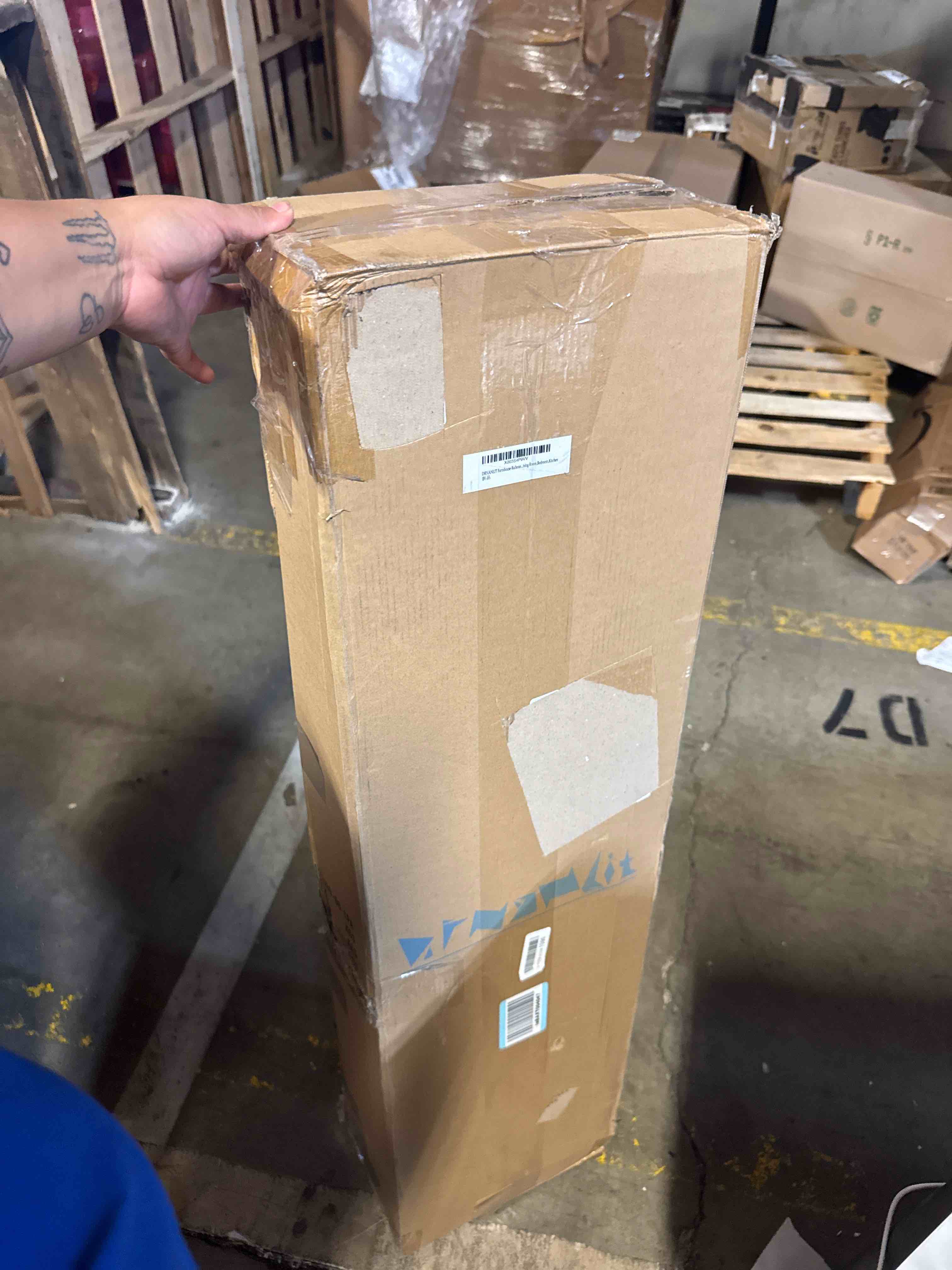 https://s3.amazonaws.com/lotting-images-prod/phillipi/TEA3372089_1759259236193.jpeg