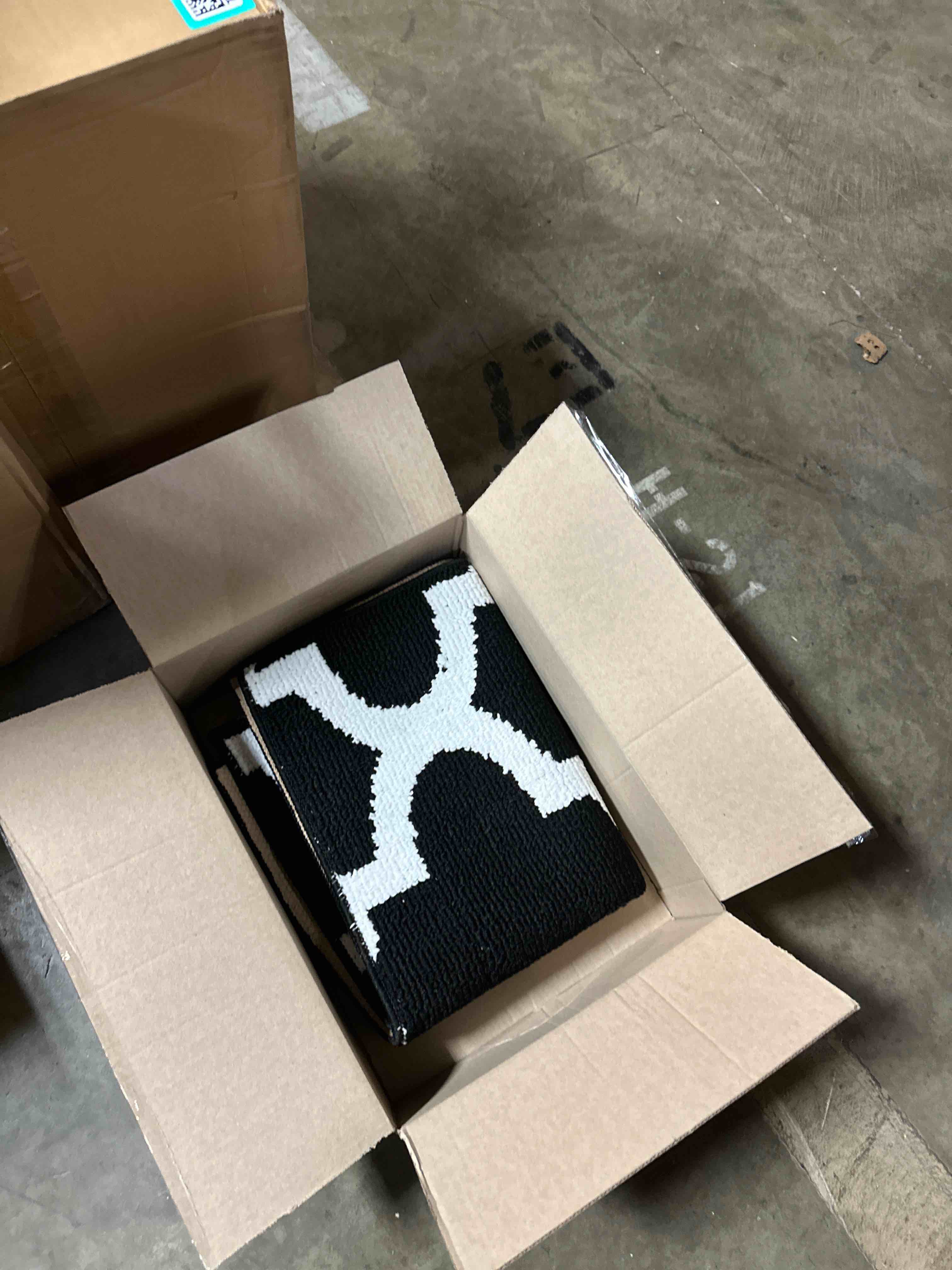 https://s3.amazonaws.com/lotting-images-prod/phillipi/TEA3372458_1760552882378.jpeg