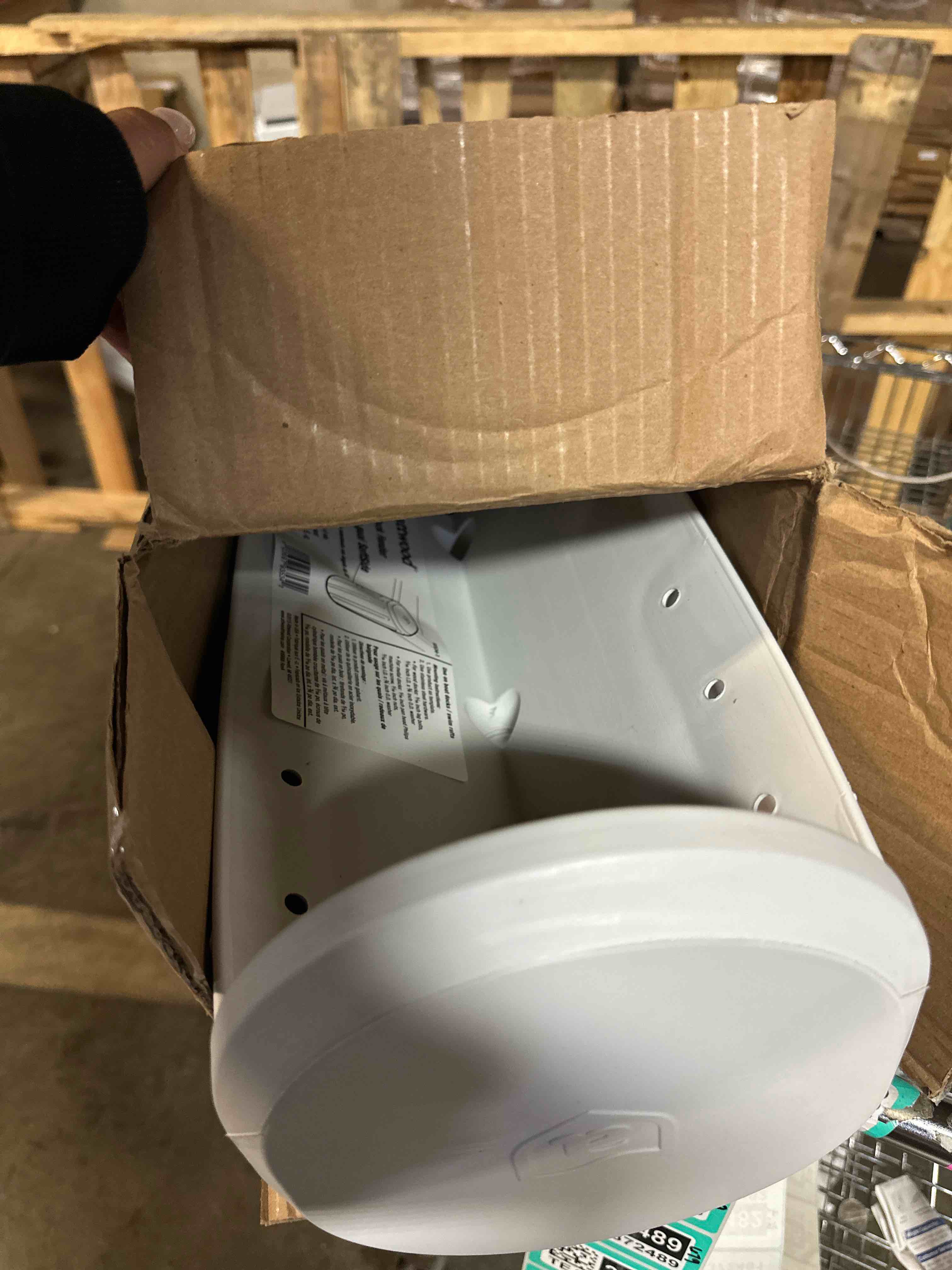 https://s3.amazonaws.com/lotting-images-prod/phillipi/TEA3372492_1760549611841.jpeg