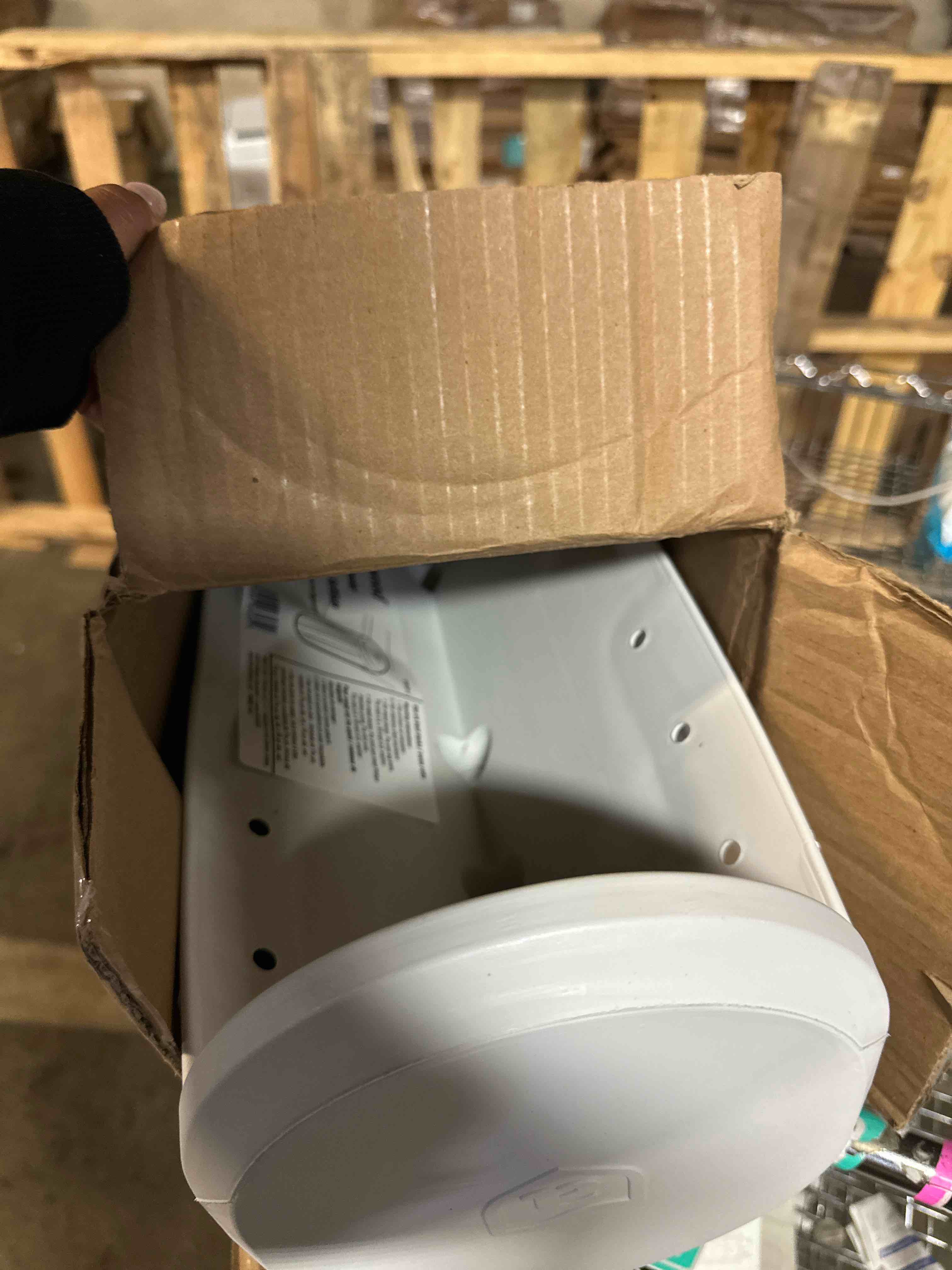 https://s3.amazonaws.com/lotting-images-prod/phillipi/TEA3372492_1760549613060.jpeg