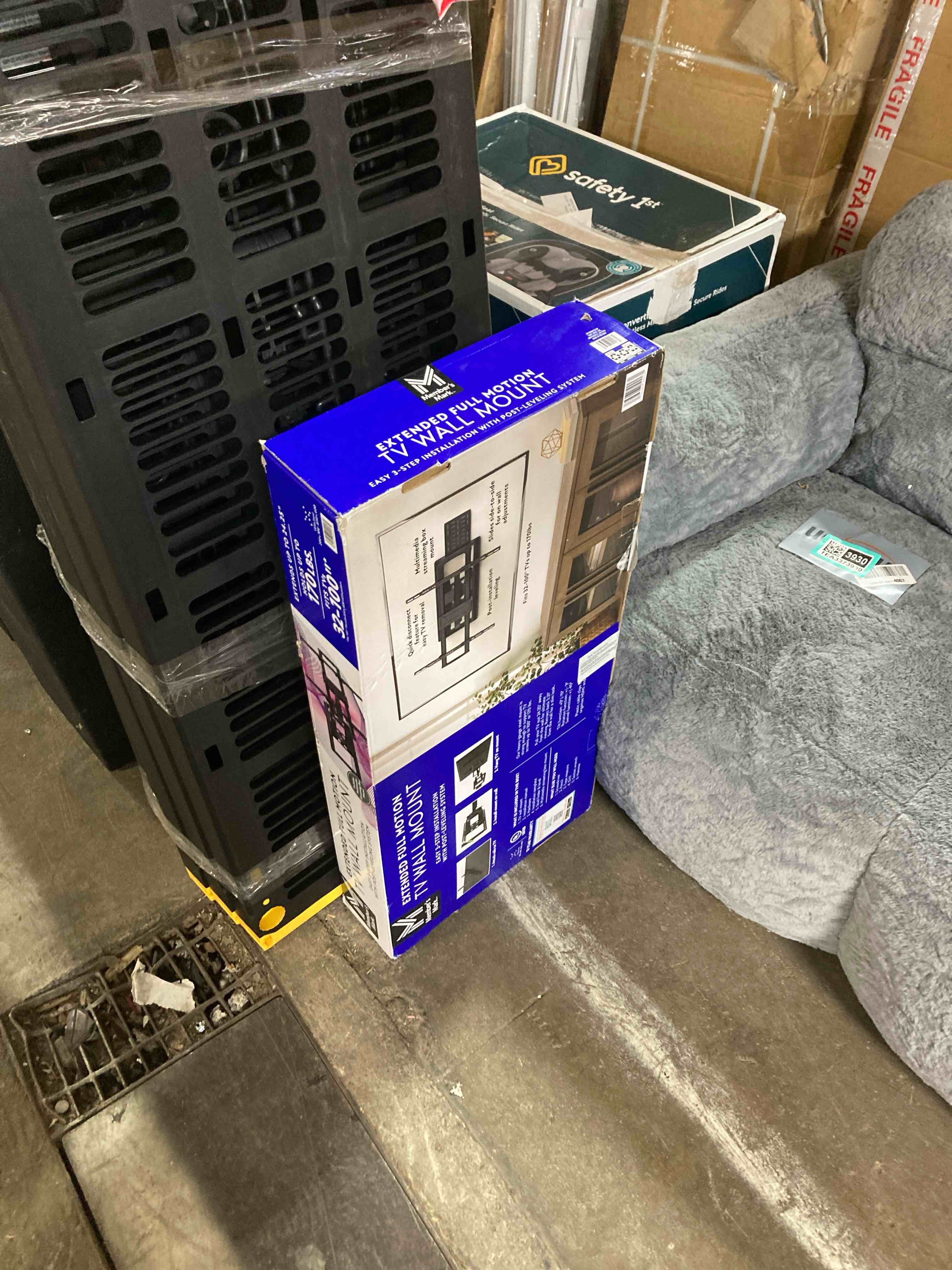 Condition photo showing New/Like New for Full Motion Extended TV Wall Mount with Articulating Dual Swivel Arms for 32"-100" TVs