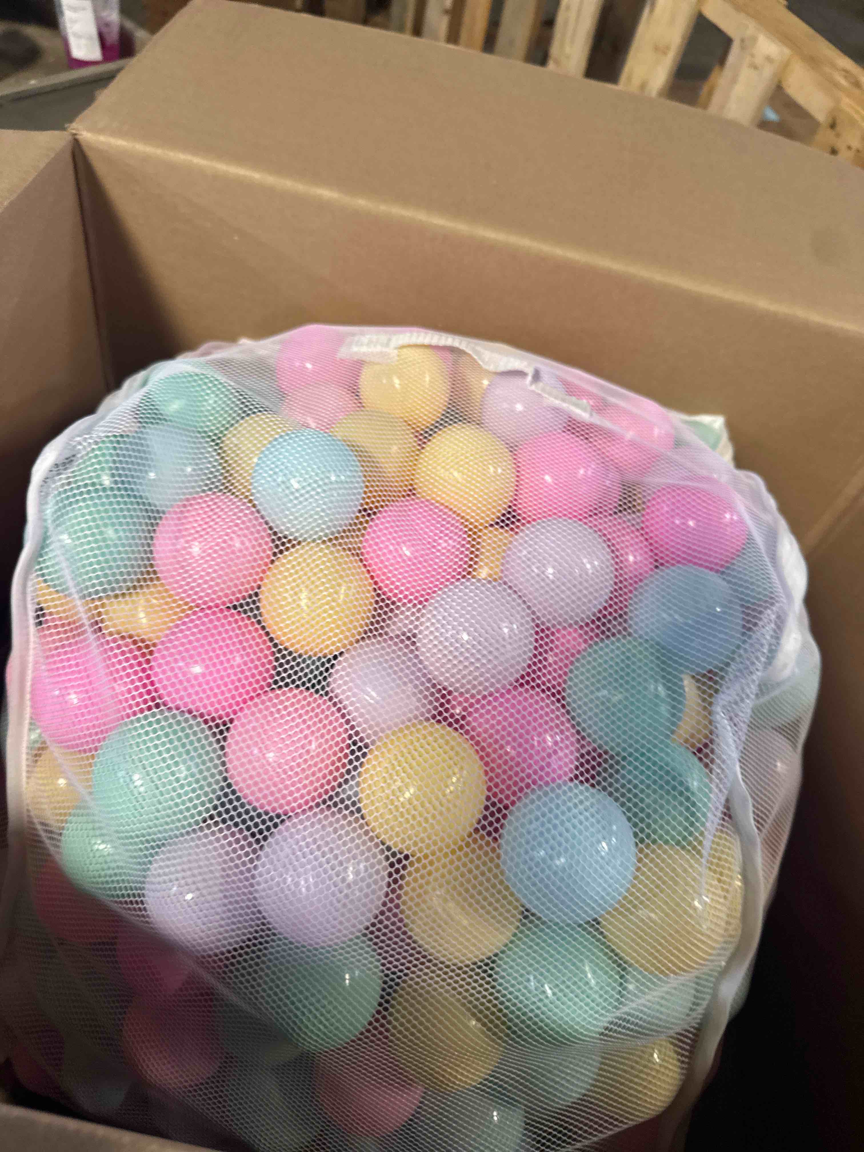 Condition photo showing New/Like New for Amazon Basics BPA Free Crush-Proof Plastic Ball, Pit Balls with Storage Bag, Toddlers Kids 12+ Months, Pack of 400 Balls, 6 Pastel Colors 400 Balls 6 Pastel Colors