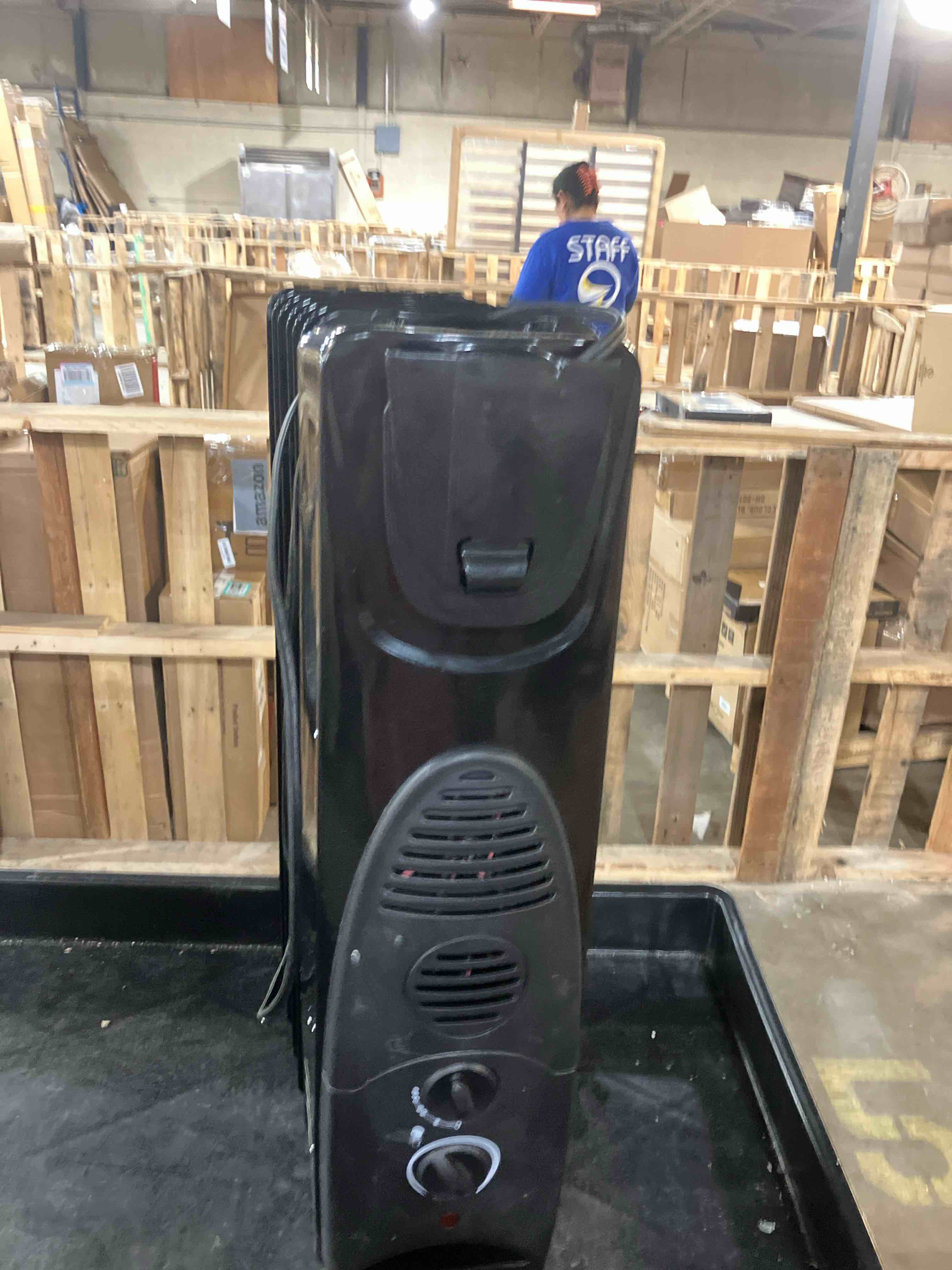 Condition photo showing Good Condition for PELONIS Radiator Heater for Large Space, Electric Oil Filled Radiator, Dual Knobs, 1500W, Quiet Space Heater, 3 Modes, Tip-over Protection Classic Black