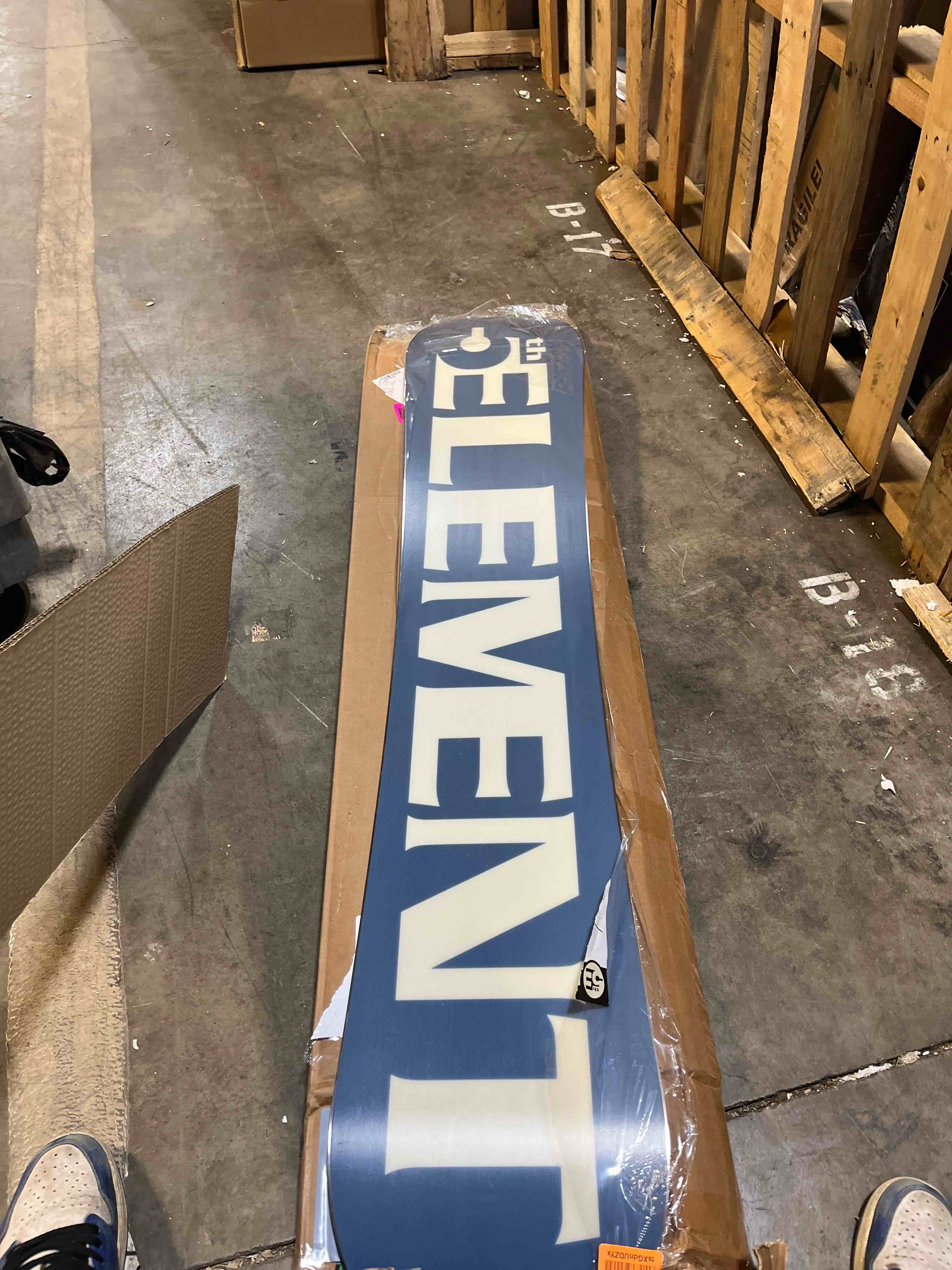Condition photo showing New/Like New for 5th Element Range Men's Freeride-All Mountain Snowboard - Designed for Beginner and Intermediate Snowboarders with Rocker-Regular and Wide