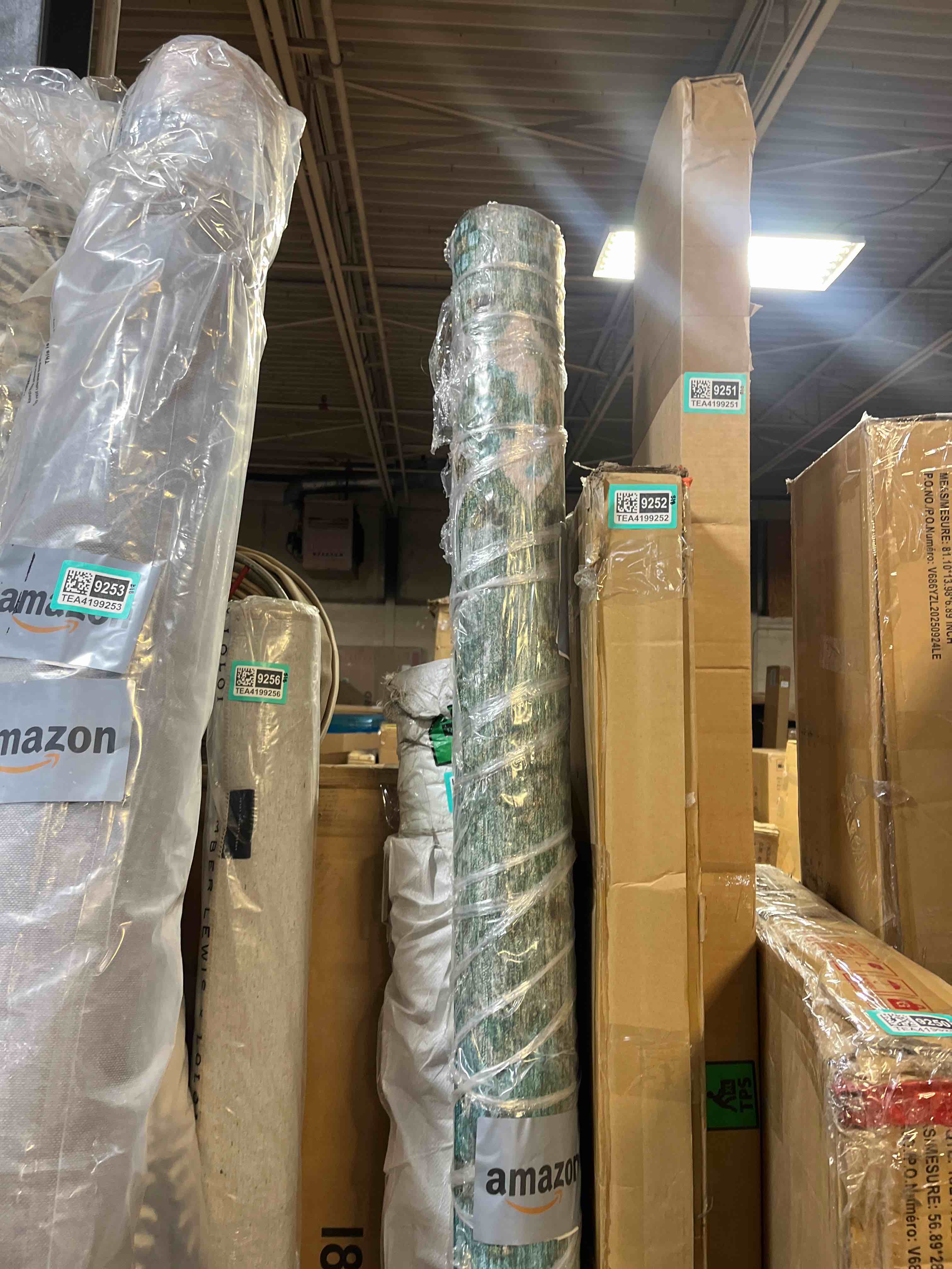 Condition photo showing New/Like New for Lahome Boho Green 8x10 Area Rugs Living Room Rugs,Washable Bedroom Rug 8x10 Under Bed,Distressed Soft Non Slip Low Pile Indoor Dining Room Rug for Home Office Playroom(8'x10',Green) 8' x 10' (Rectangular) Green