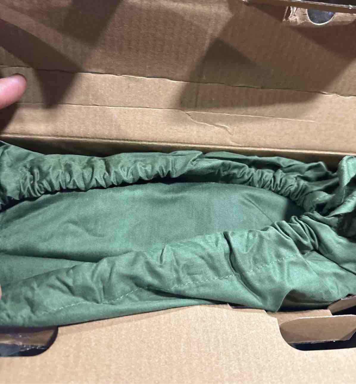 Condition photo showing New/Like New for Bedsure Cooling Duvet Cover King Size, Cotton & Rayon Derived from Bamboo Blend Duvet Cover Set for Hot Sleepers,Ultra-Soft, Breathable & Lightweight Home Bedding for All Seasons(Olive Green,104"x90")