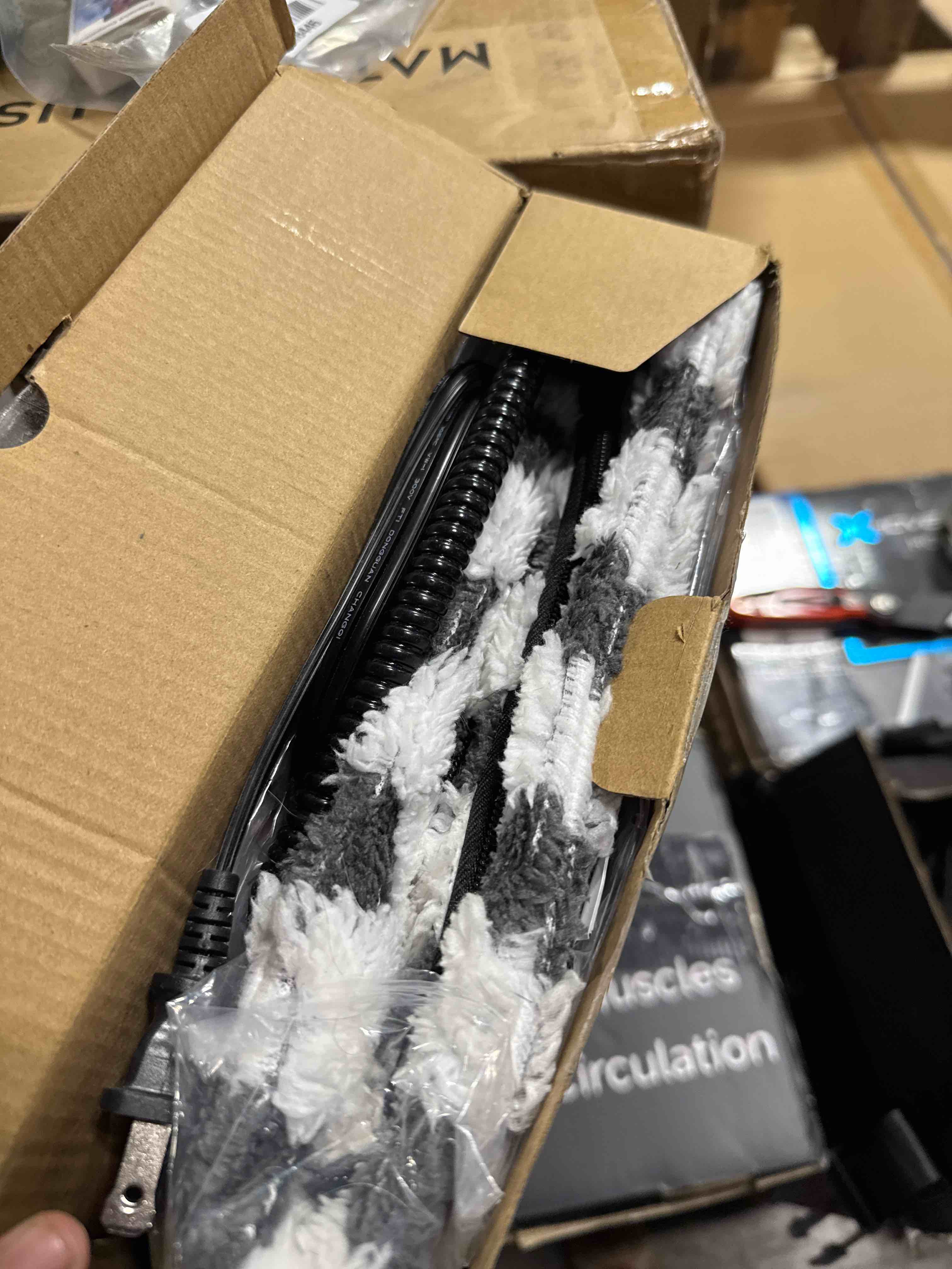 Condition photo showing New/Like New for MIXJOY Heated Dog Bed, 11 Adjustable Temperature Dog Heating Pad Indoor with Timer, Pet Heated Mat for Dogs Cats, Electric Cat Heating Pad with Washable Cover, Heated Pet bed-28''x20'', Medium Grey M (28"x20")