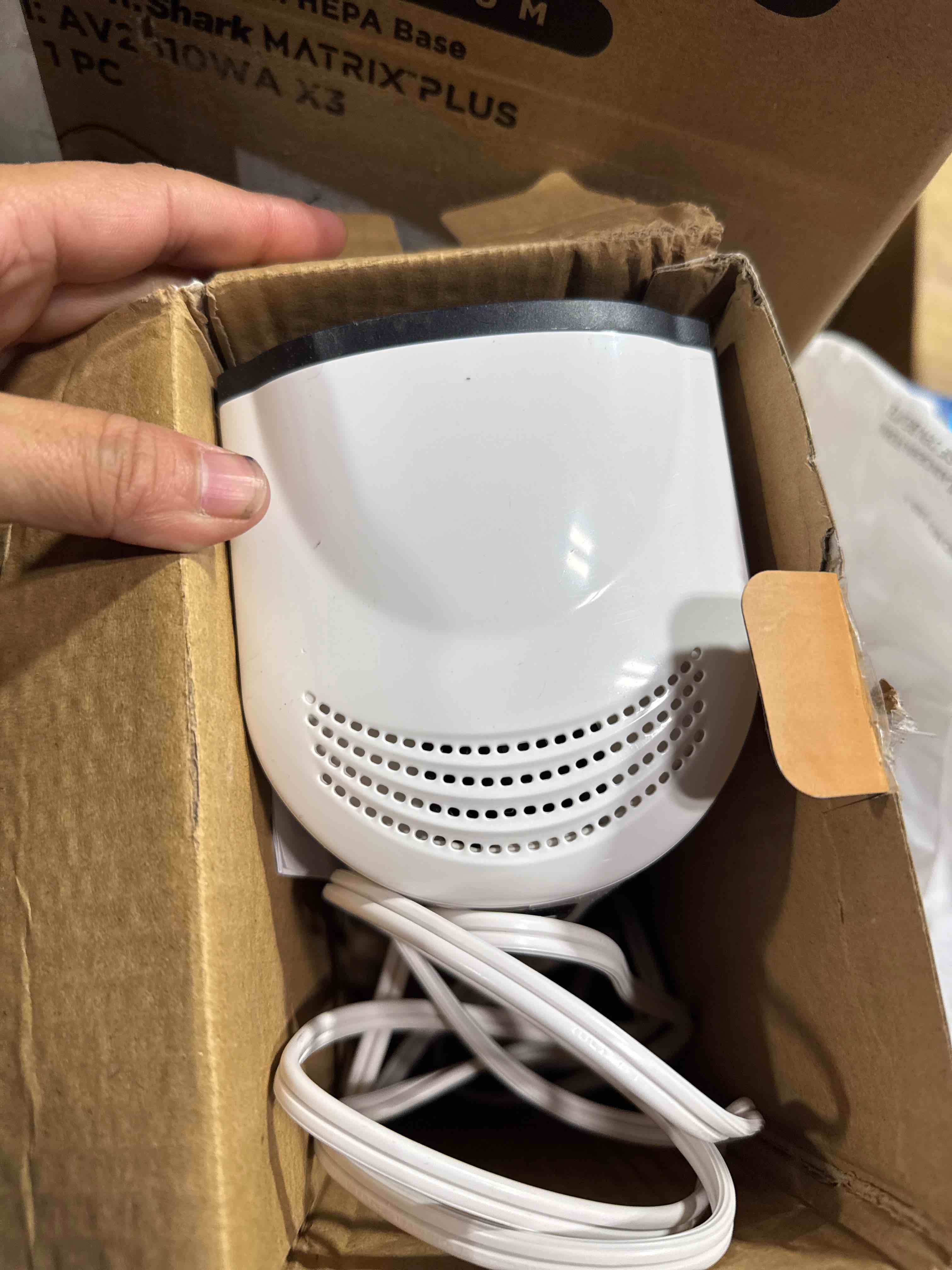 Condition photo showing Good Condition for Sweepulire Vacuum Steamer for Clothes, 3500Pa Suction Handheld Clothes Steamer, 3 Modes, LED Display, Portable Travel Steamers for Clothes, Steaming & Ironing 2 In 1, 160ml Water Tank (for 110-120V) White 160ml Water Tank