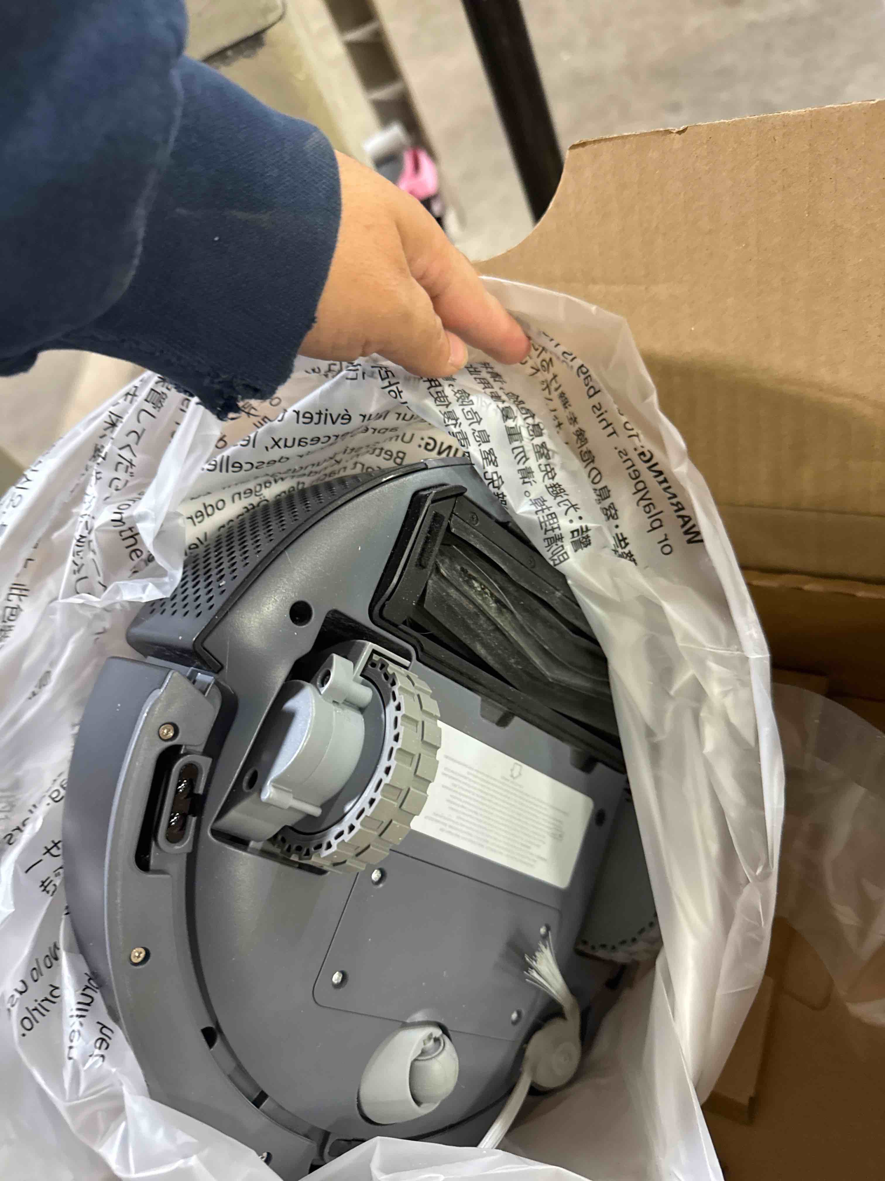 Condition photo showing Good Condition for SwitchBot K11+ Robot Vacuum & Mop with Matter, 6000Pa Suction, 90-Day Hands-Free Self-Emptying, LDS Navigation, 3.6? Ultra-Slim, Anti-Tangle for Pet Hair, Works with Alexa, Google Home, Apple Home ( Slightly Used)