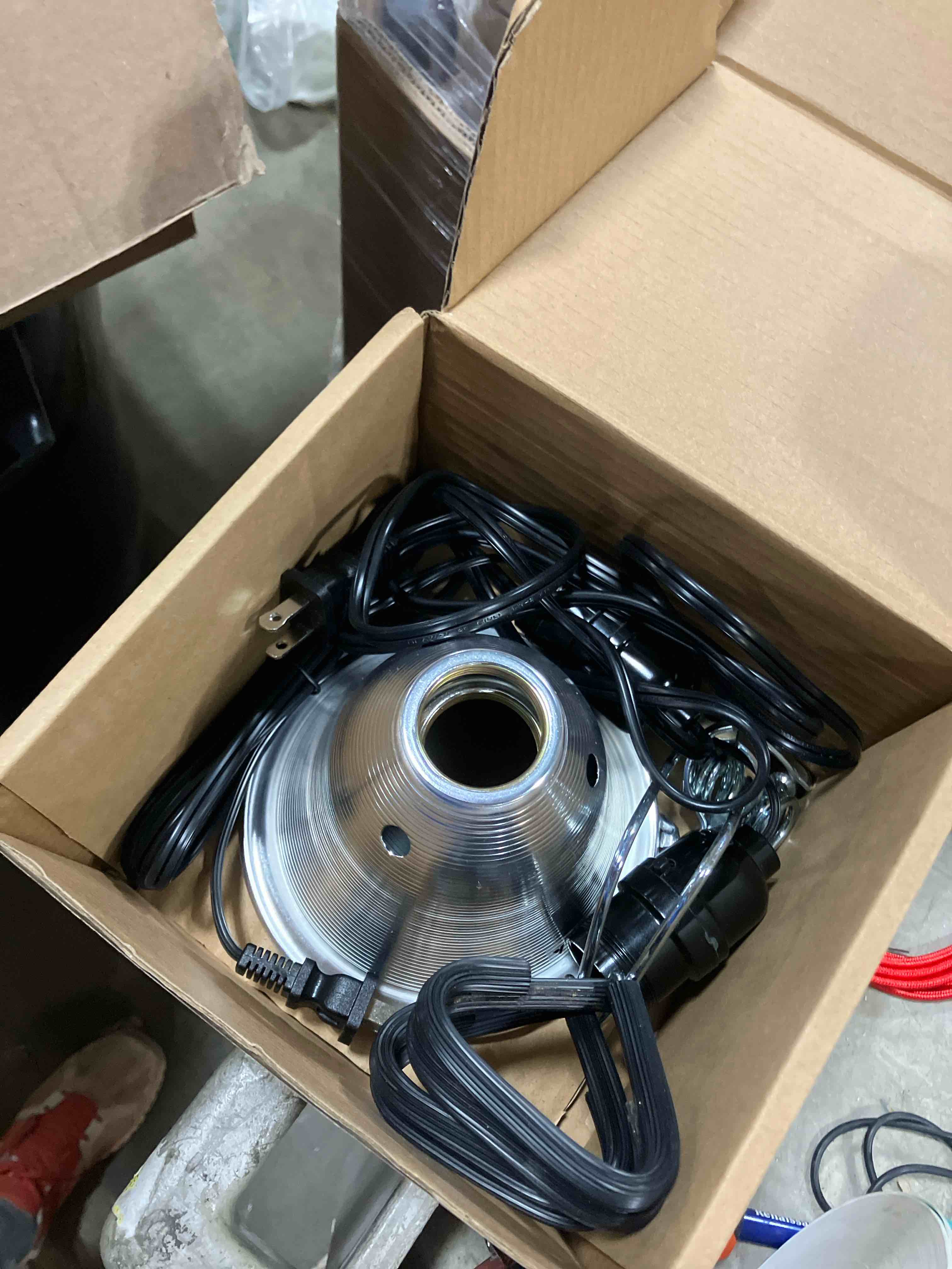 Condition photo showing New/Like New for VIVOSUN 2-Pack Clamp Lamp Light with Detachable 5.5 Inch Aluminum Reflector up to 60W E26 Socket (No Bulb Included), 6 Feet Cord, UL Listed 2 5.5 Inch