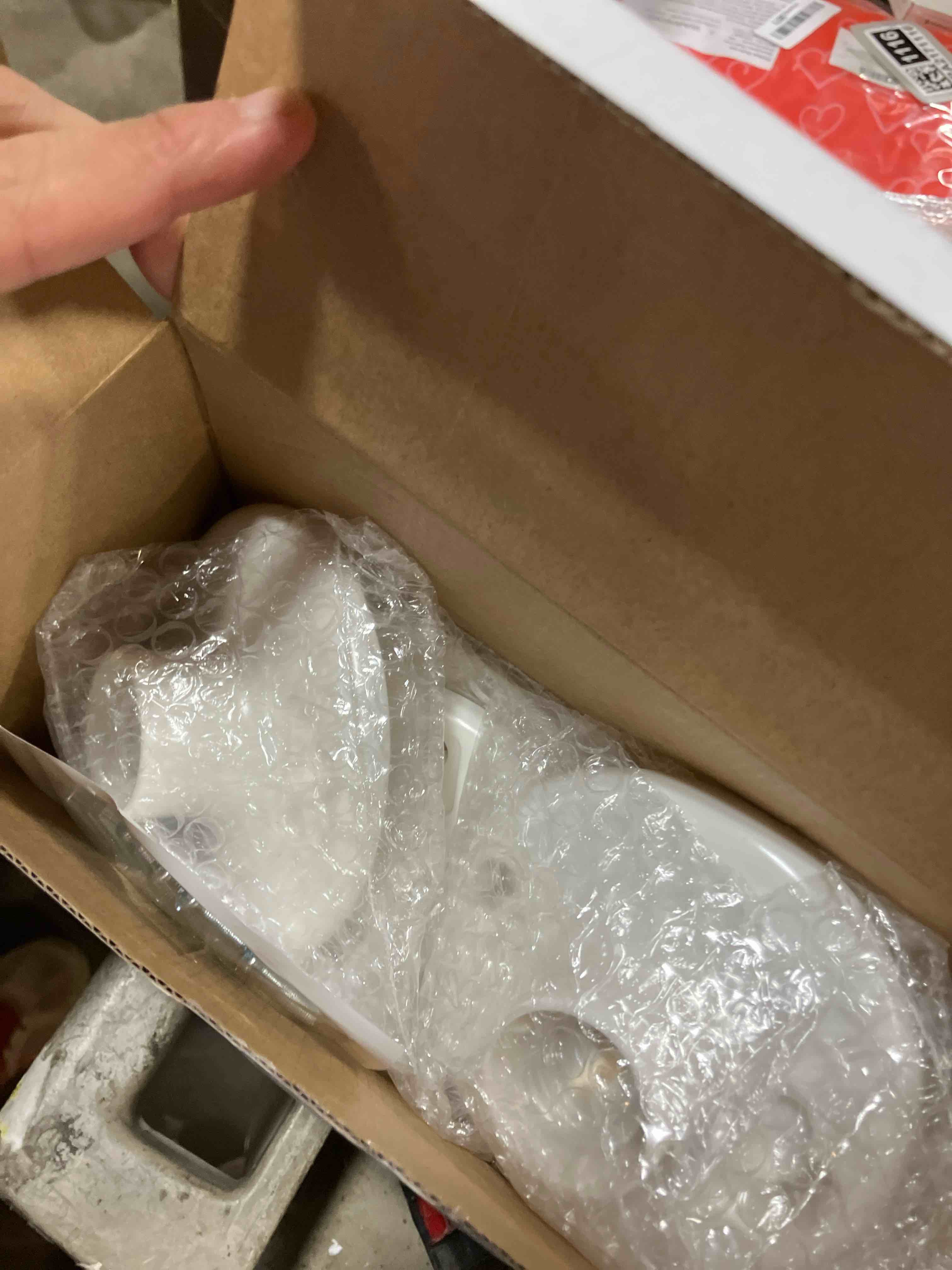 Condition photo showing New/Like New for 6 Pcs Medium Base E26 Lamp Holder Ceiling Light Sockets White Bulb Socket Incandescent Fluorescent CFL Lamp Holder 660w 250v (Phenolic Resin) 6 Phenolic Resin