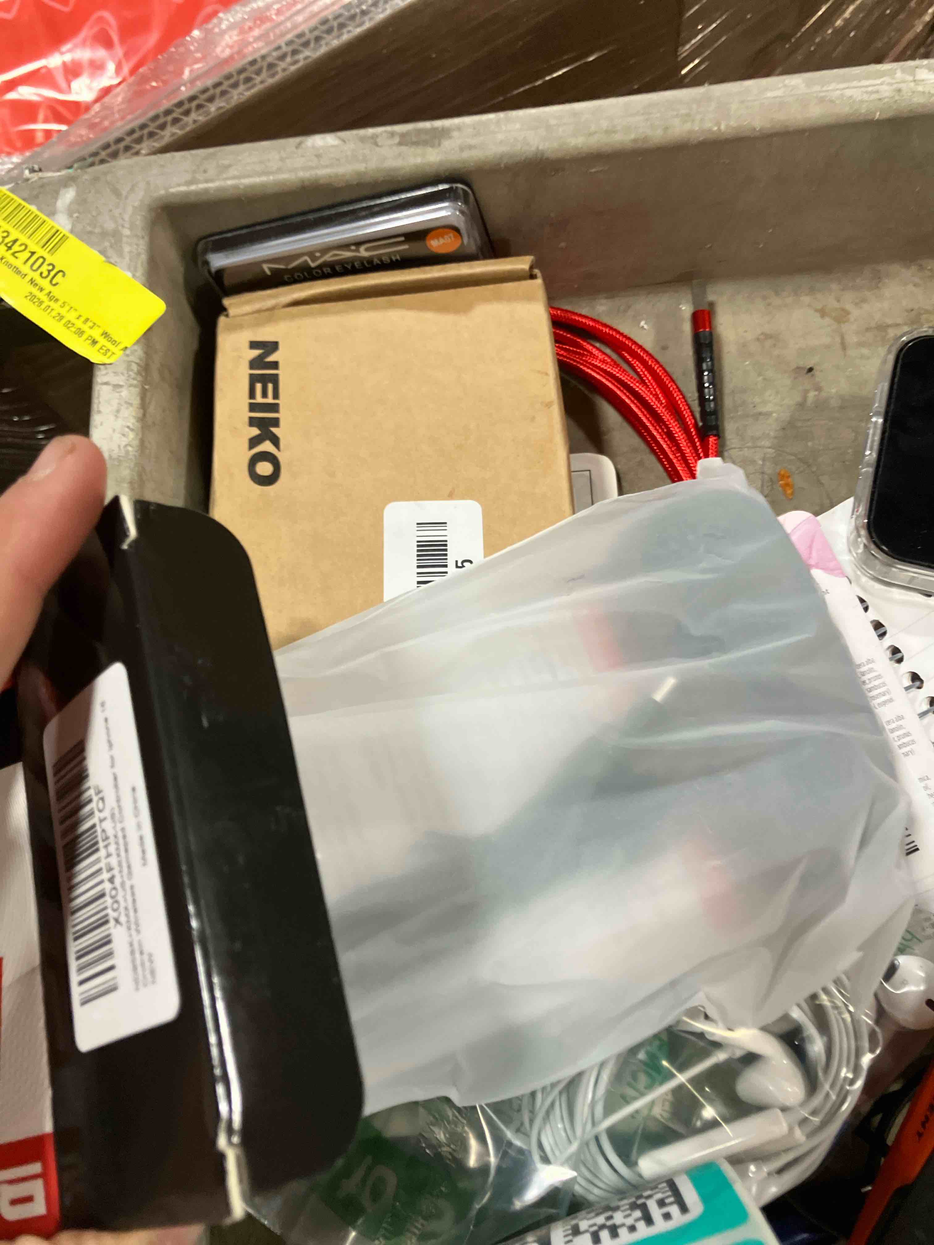 Condition photo showing New/Like New for Crotrain Wireless Gamepad Controller for iPhone 17/16/15/14/iPad/iOS/Galaxy S25/24/23/Android/Tablet, Phone Game Controller for Xbox Cloud Gaming/PS Remote Play/Call of Duty Mobile/Genshin/Roblox/Diablo