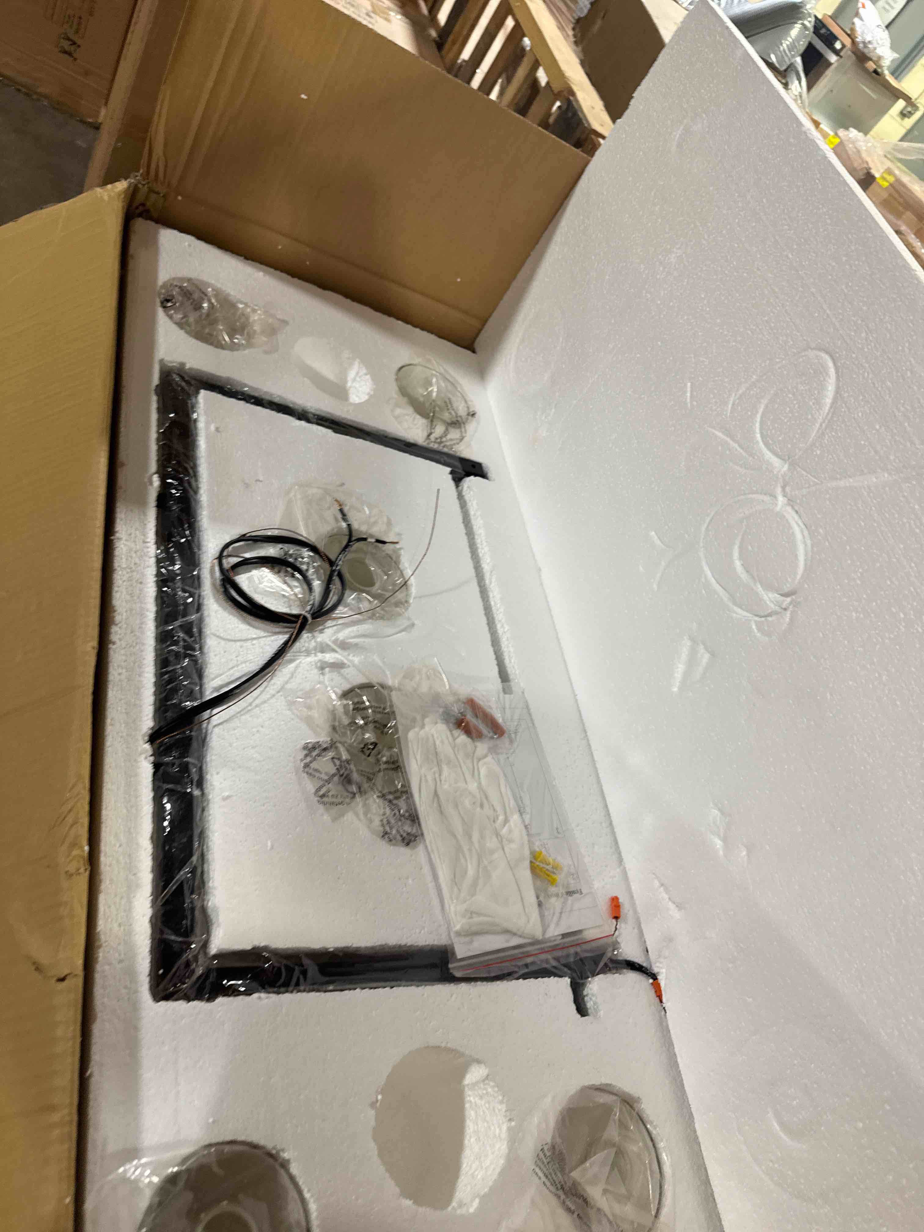 Condition photo showing Good Condition for Messer 6-Light Statement Rectangle Chandelier 