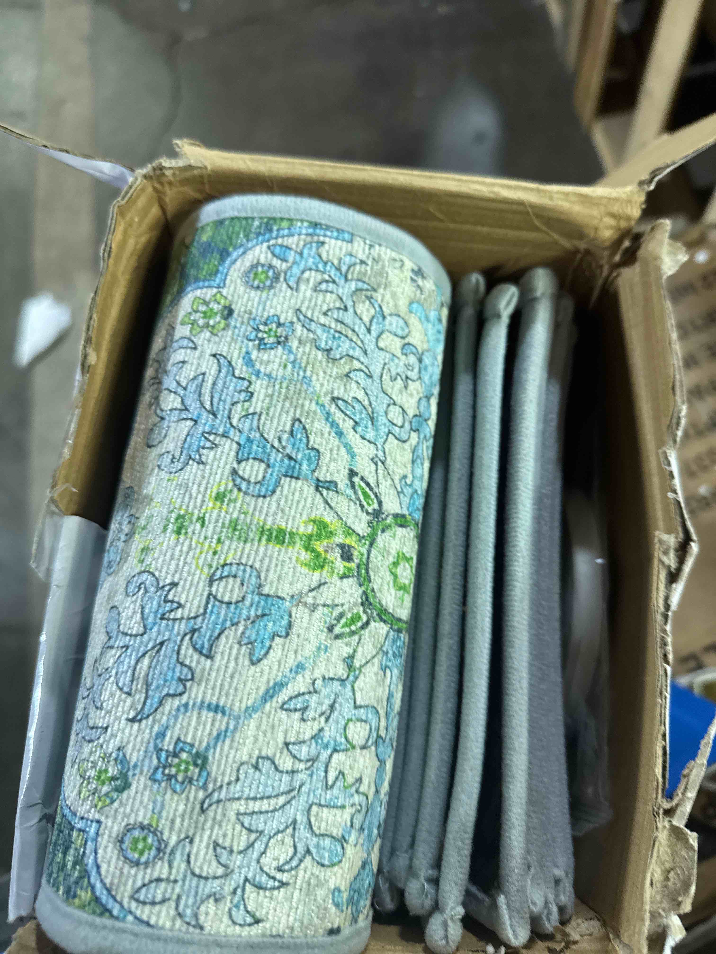 Condition photo showing New/Like New for Non-Slip Indoor Stair Treads ( Set of 15)
