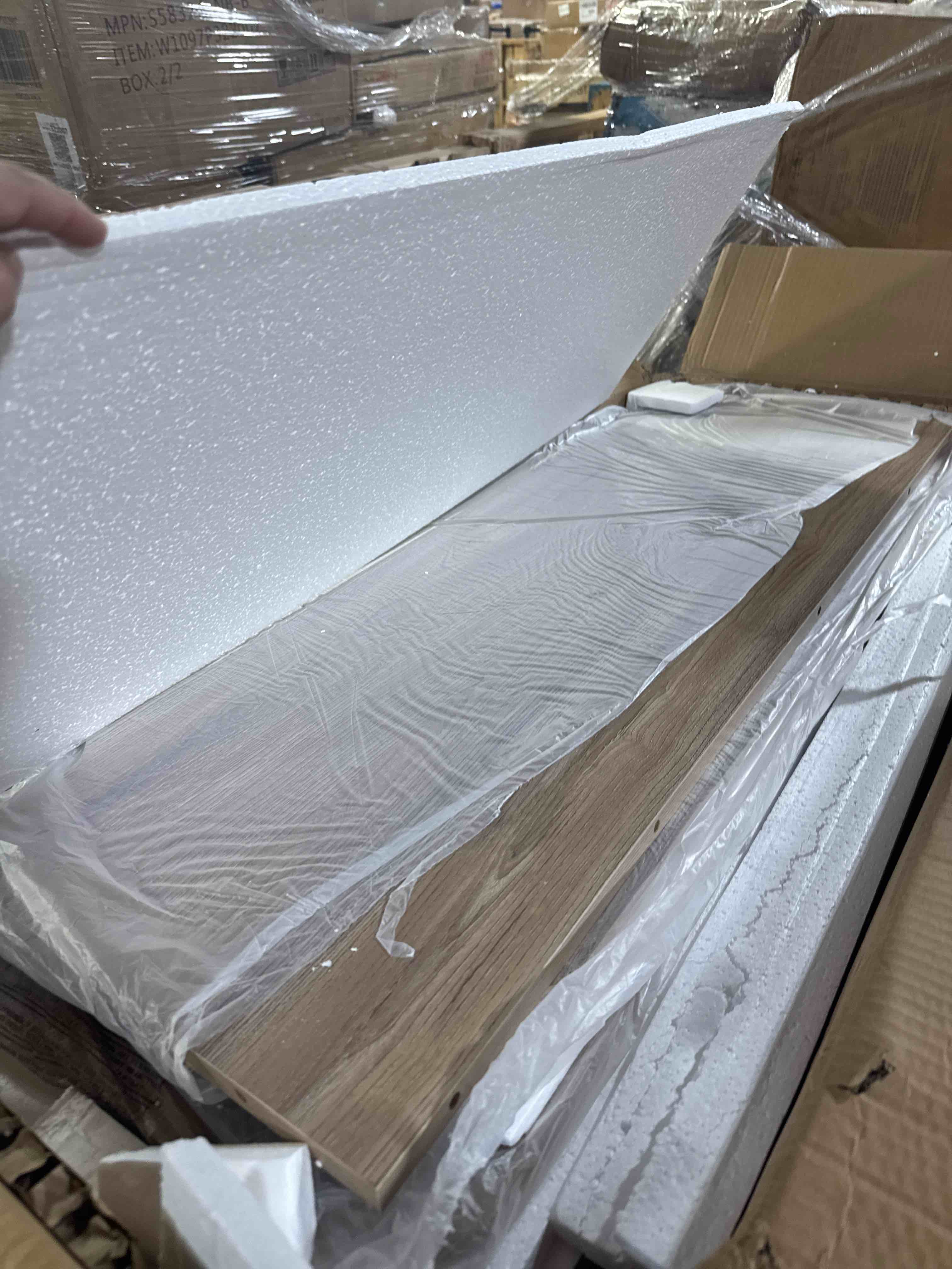 Condition photo showing Good Condition for Daycia Height Adjustable L-Shape Standing Desk 