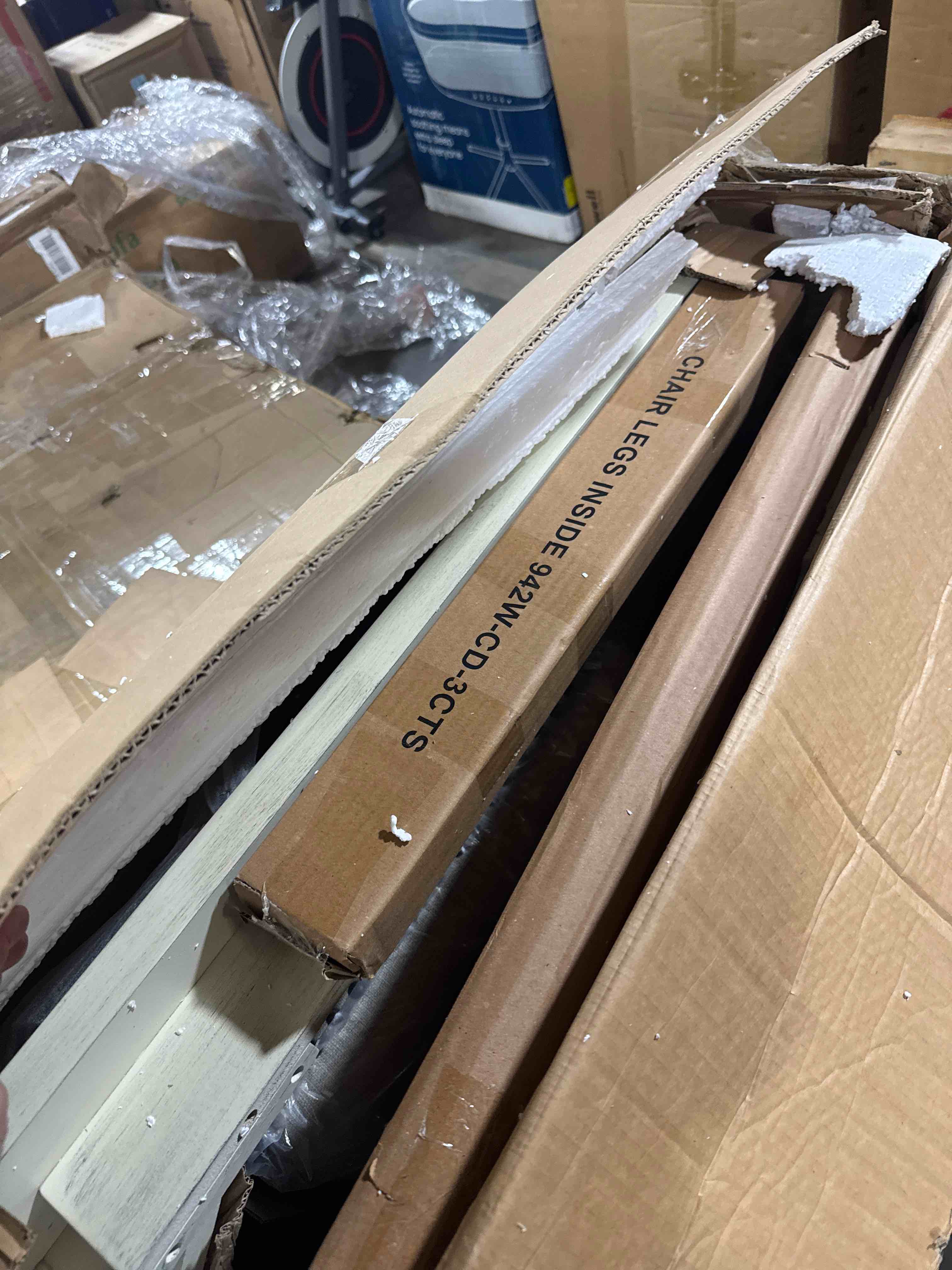 Condition photo showing New/Like New for Latour Counter Height Dining Table Set with Upholstered Stools 