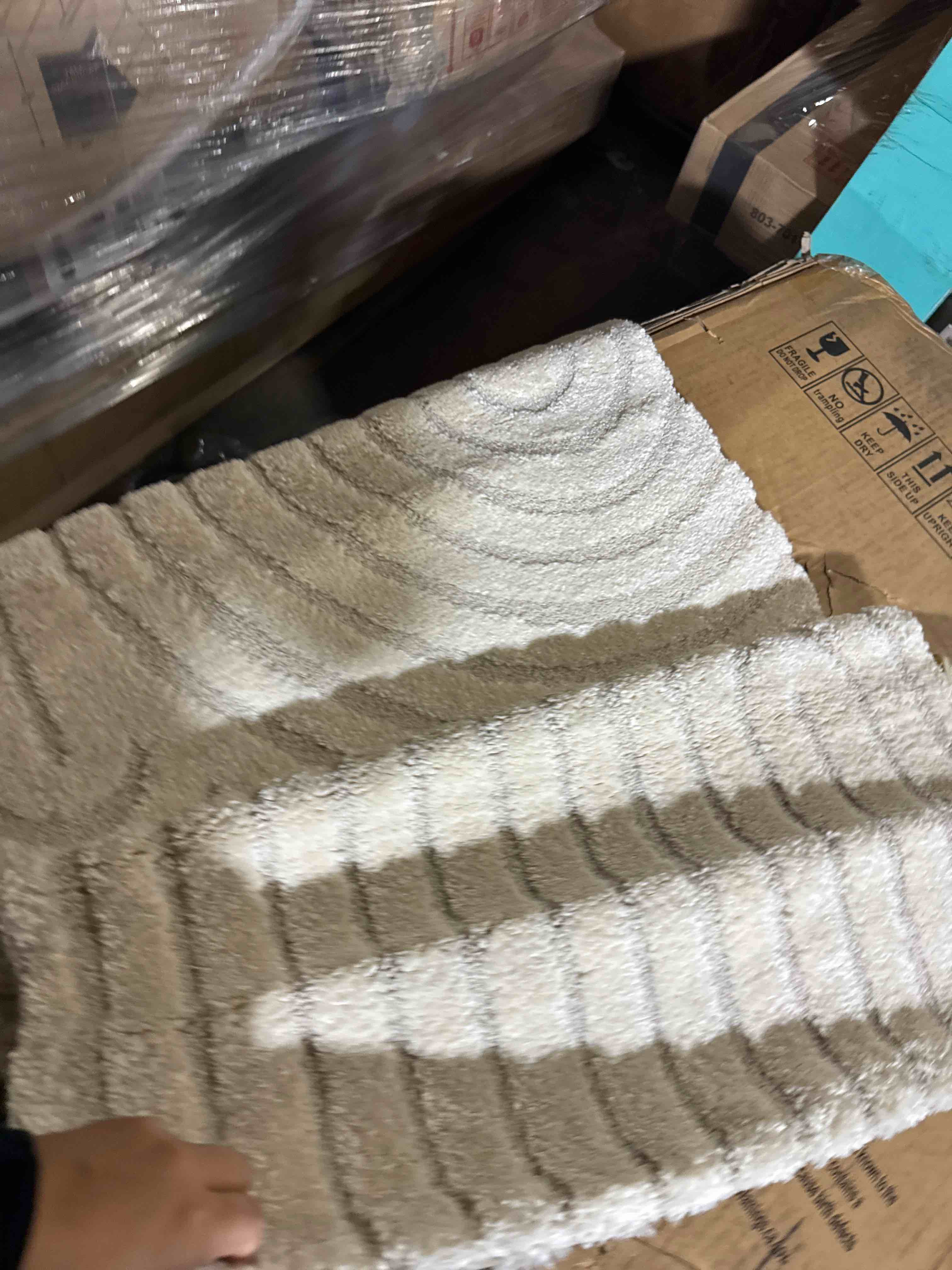 Condition photo showing New/Like New for Balta Caserio Modern Arches Area Runner 2 2  x 7  - Cream