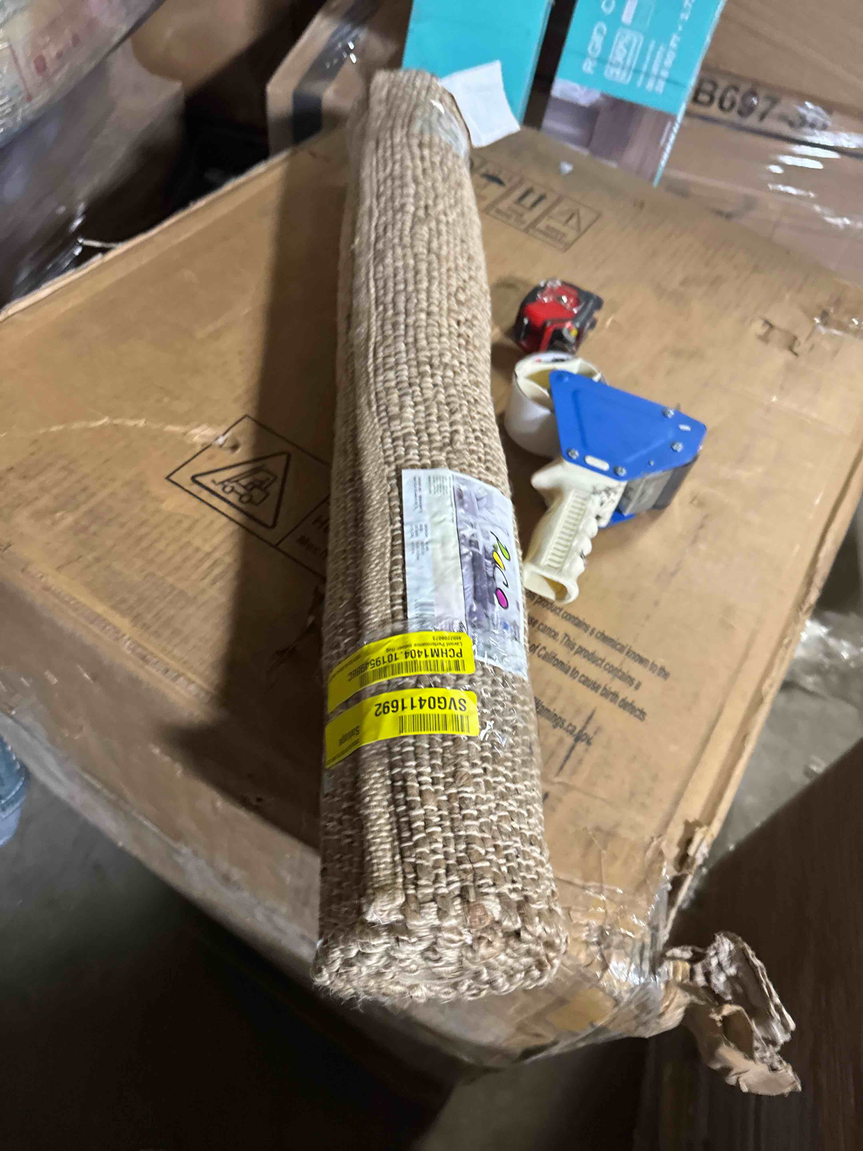 Condition photo showing New/Like New for Lavant Performance Indoor Rug ( 2'8" x 4'11")