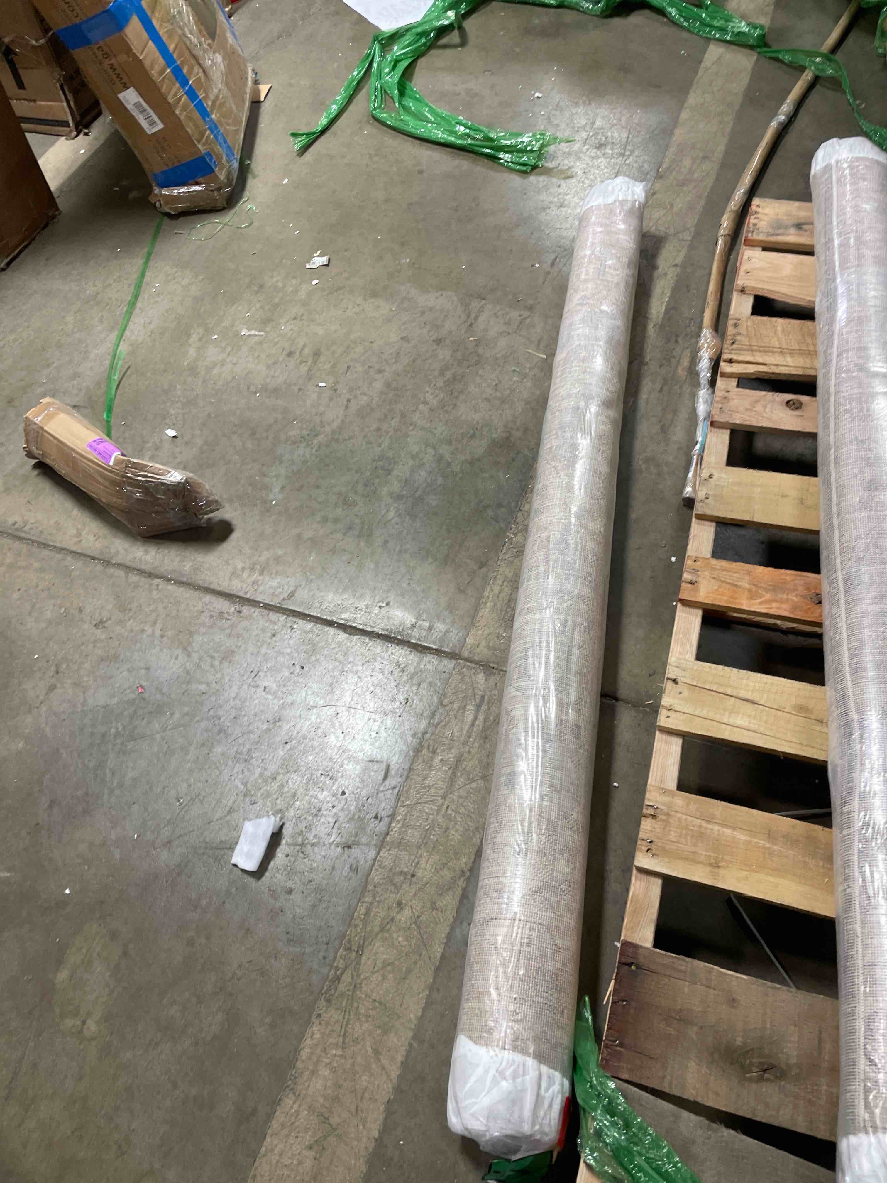 Condition photo showing New/Like New for Mohawk Home Daphne Traditional Floral, Ornamental Cream 6' x 9' Area Rug Perfect for Living Room, Dining Room, Office