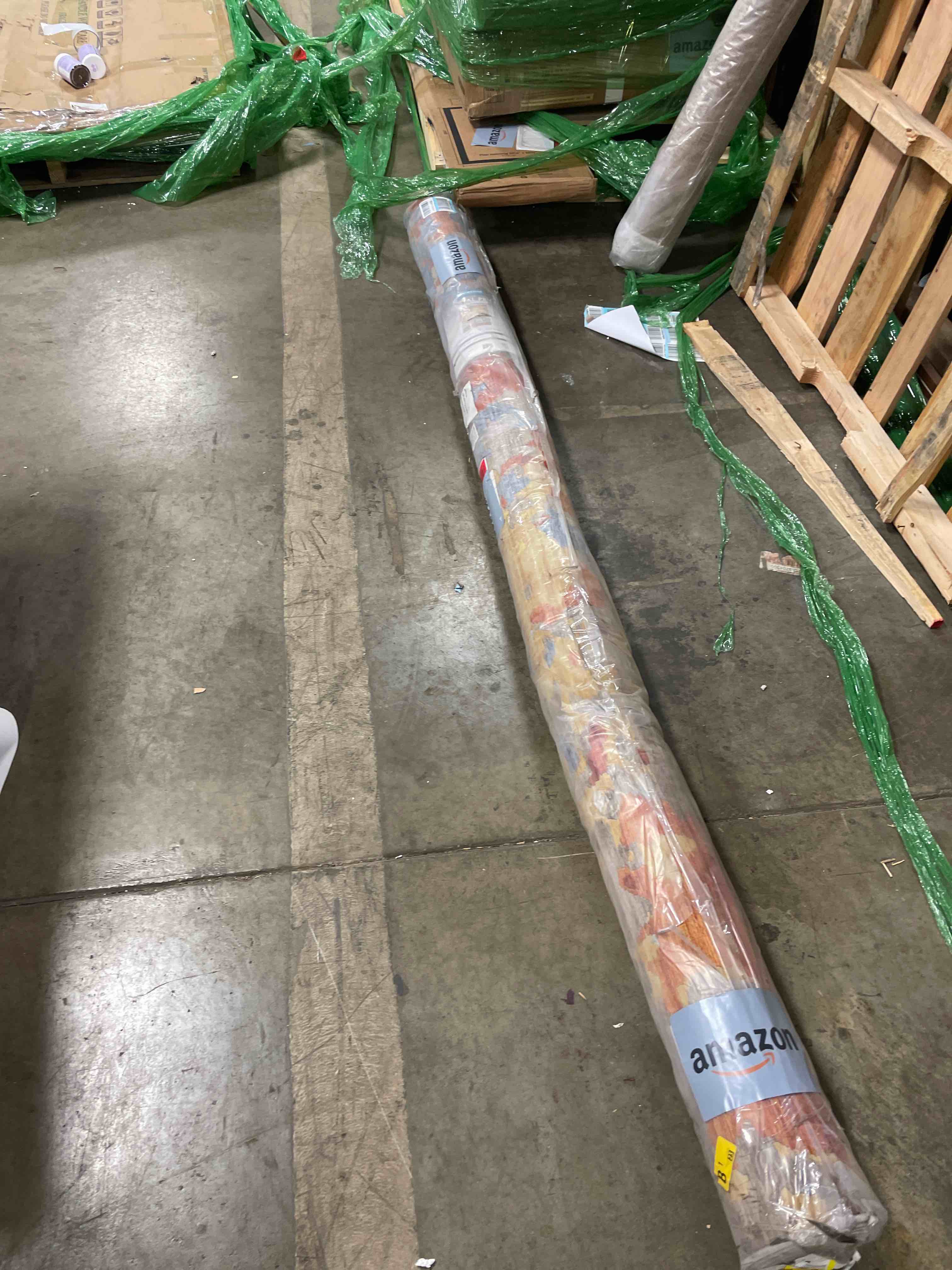 Condition photo showing New/Like New for Gertmenian Crystal Print Kaori Modern Abstract Runner or Area Rug, Multi