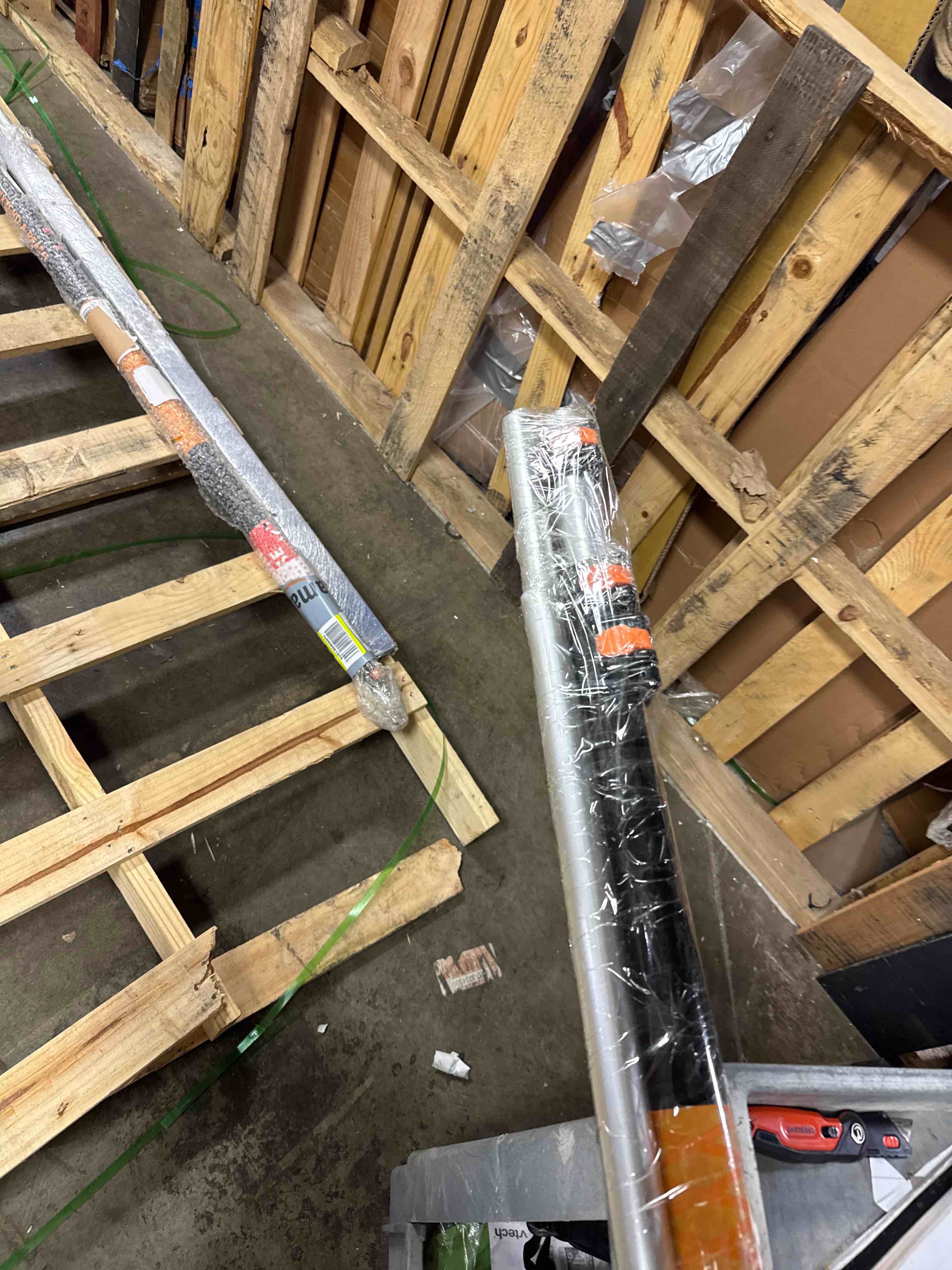 Condition photo showing Good Condition for 5-24 ft long telescoping extension pole // multi-purpose extendable pole with universal twist-on metal tip // lightweight and sturdy // best telescopic pole for painting, dusting and window cleaning 24 feet
