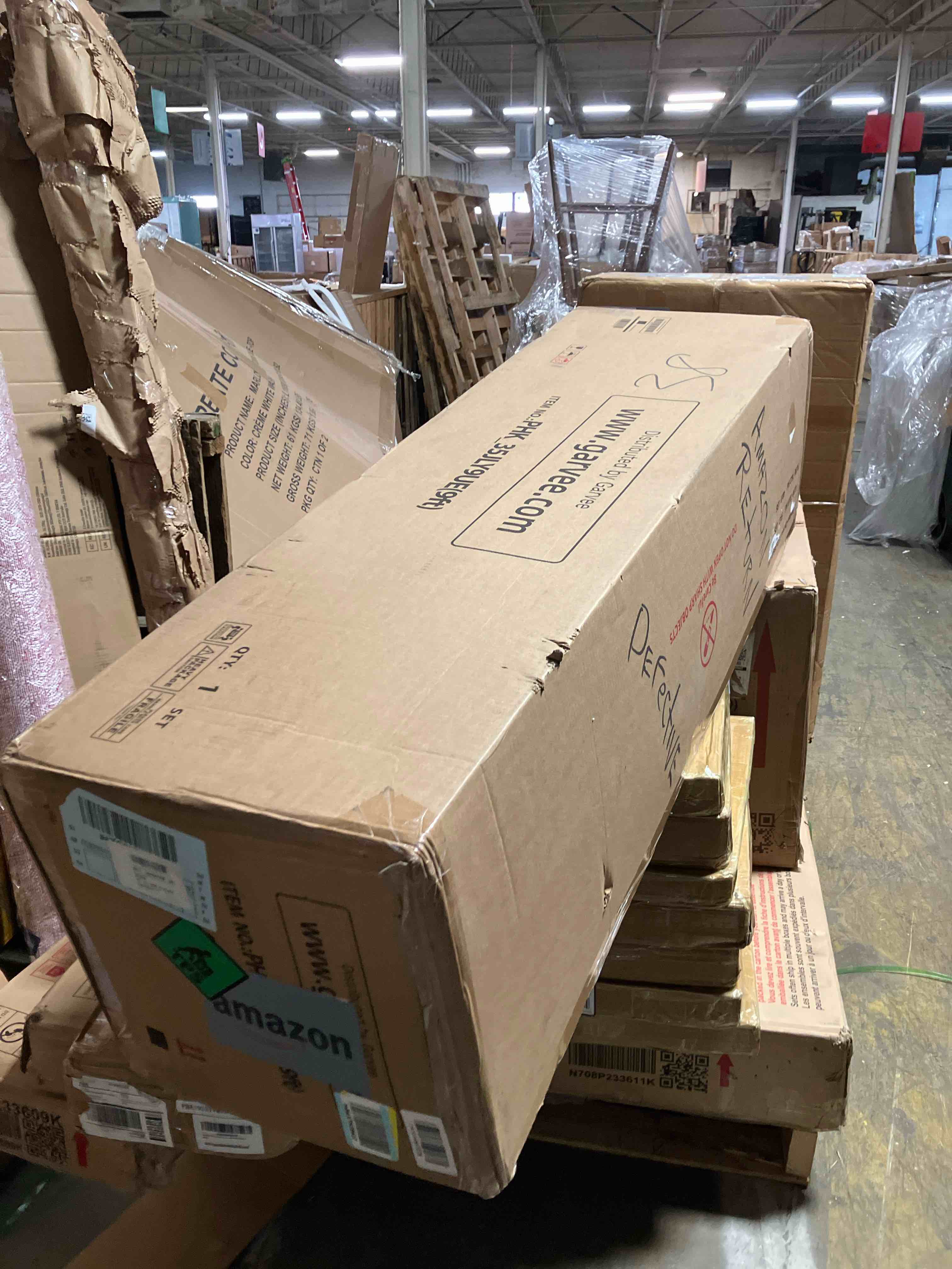 Condition photo showing New/Like New for Garvee (9ft) pre-lit Christmas tree