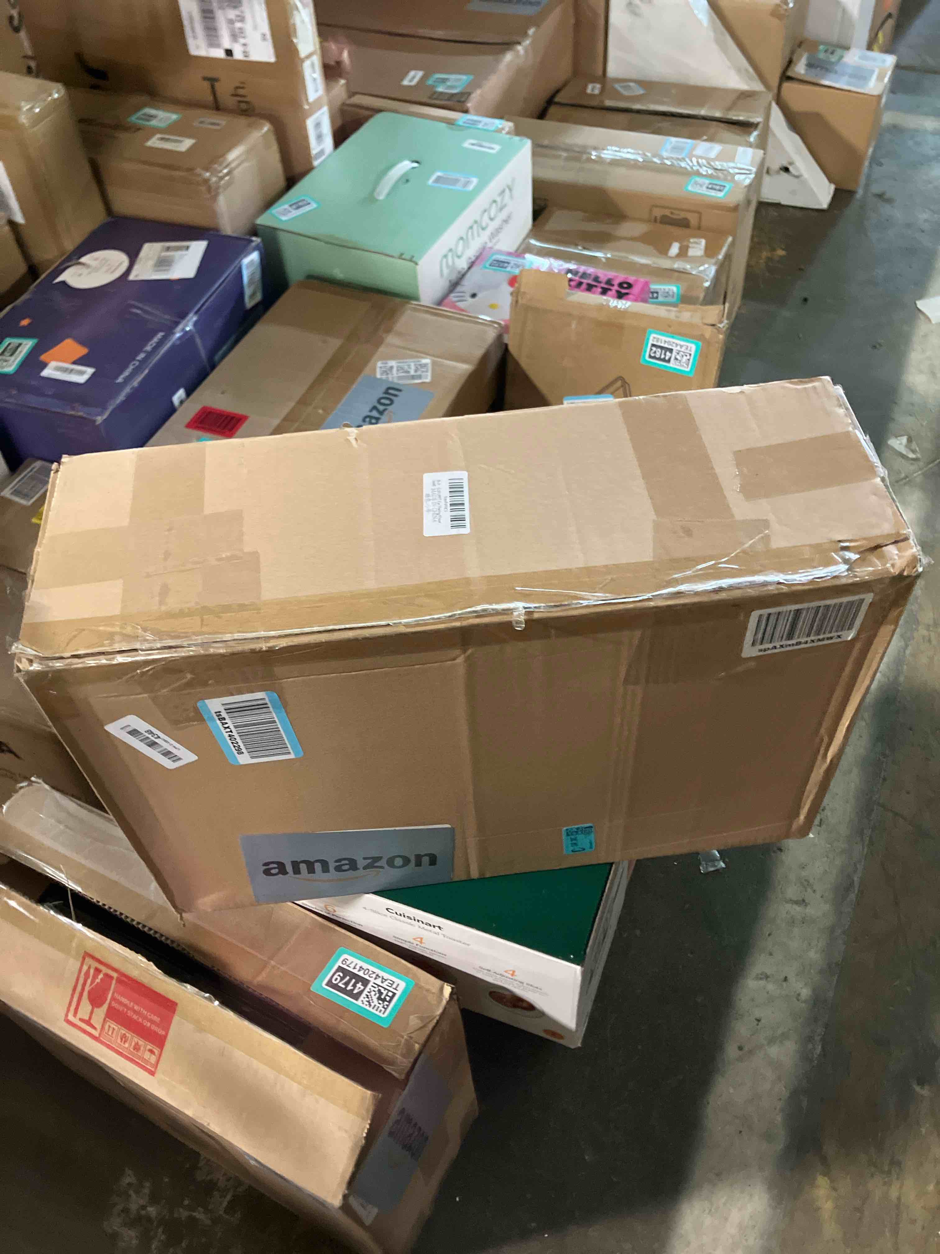 Condition photo showing Good Condition for Elevated Heated Cat House for Outside Winter, Addition of rain-Proof Eaves?Waterproof & Insulated Feral Cat Shelter with Heater. Addition of Safety Escape Doors for Feral Cat Kitty-Medium (used)