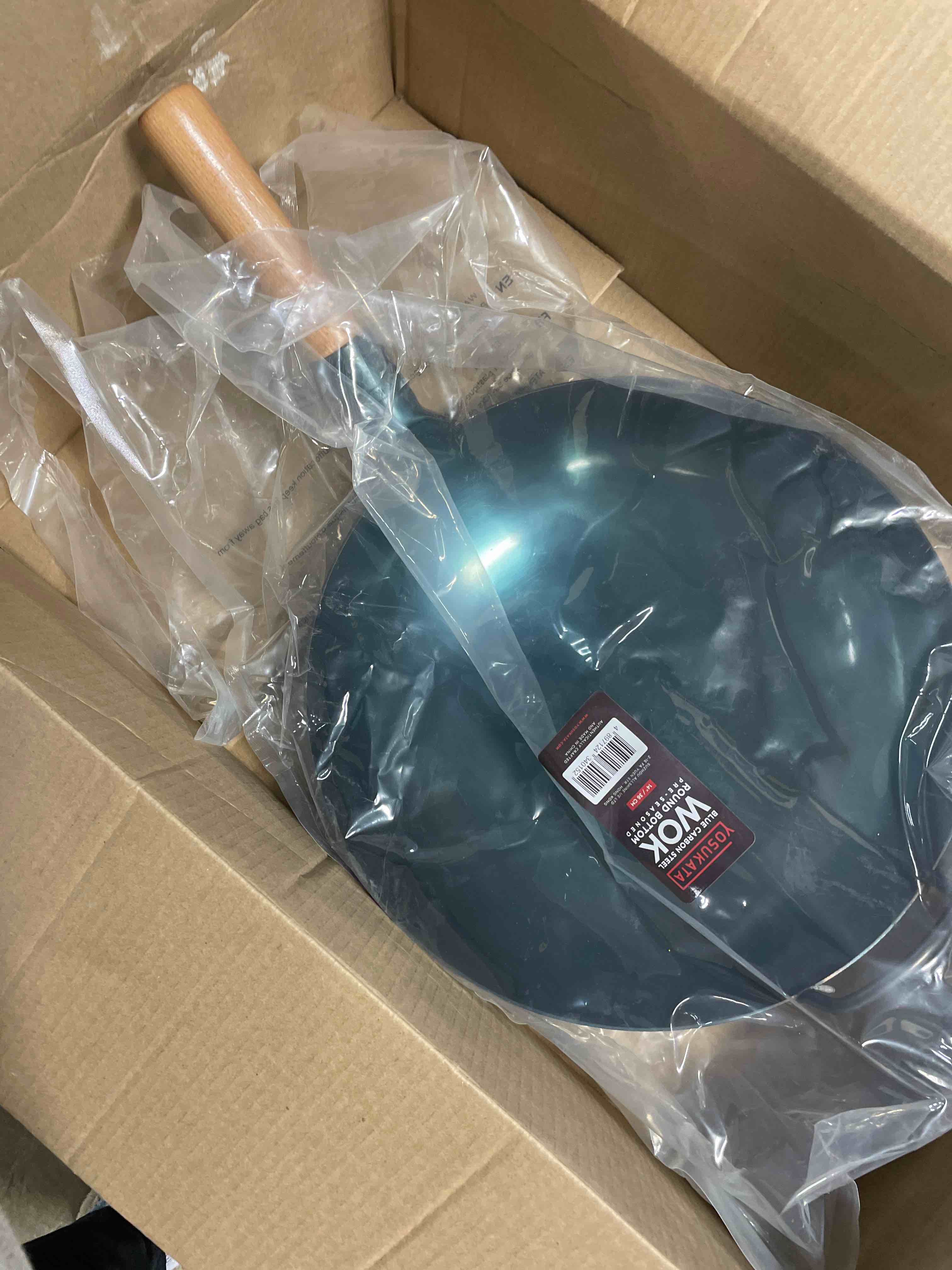 Condition photo showing New/Like New for YOSUKATA 13.5” Blue Carbon Steel Wok Pan – Pre-Seasoned Flat Bottom Wok Compatible with open fire, gas, electric, ceramic, induction cooktops -Traditional Chinese Pan for Stir Fry, BBQ, Grill, Camping 13.5" Blue