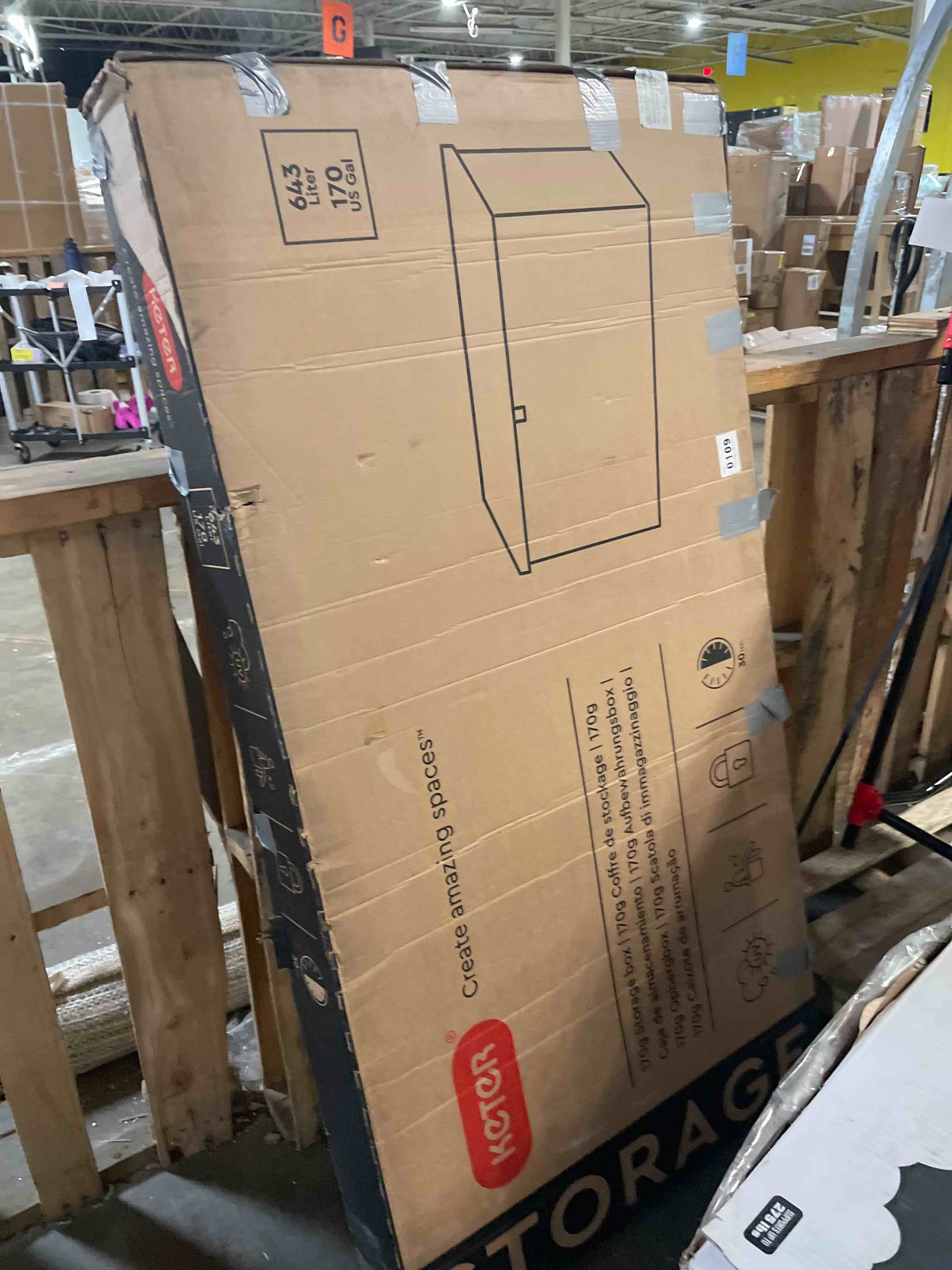 Condition photo showing Good Condition for Keter 170 Gallon Deck Box 