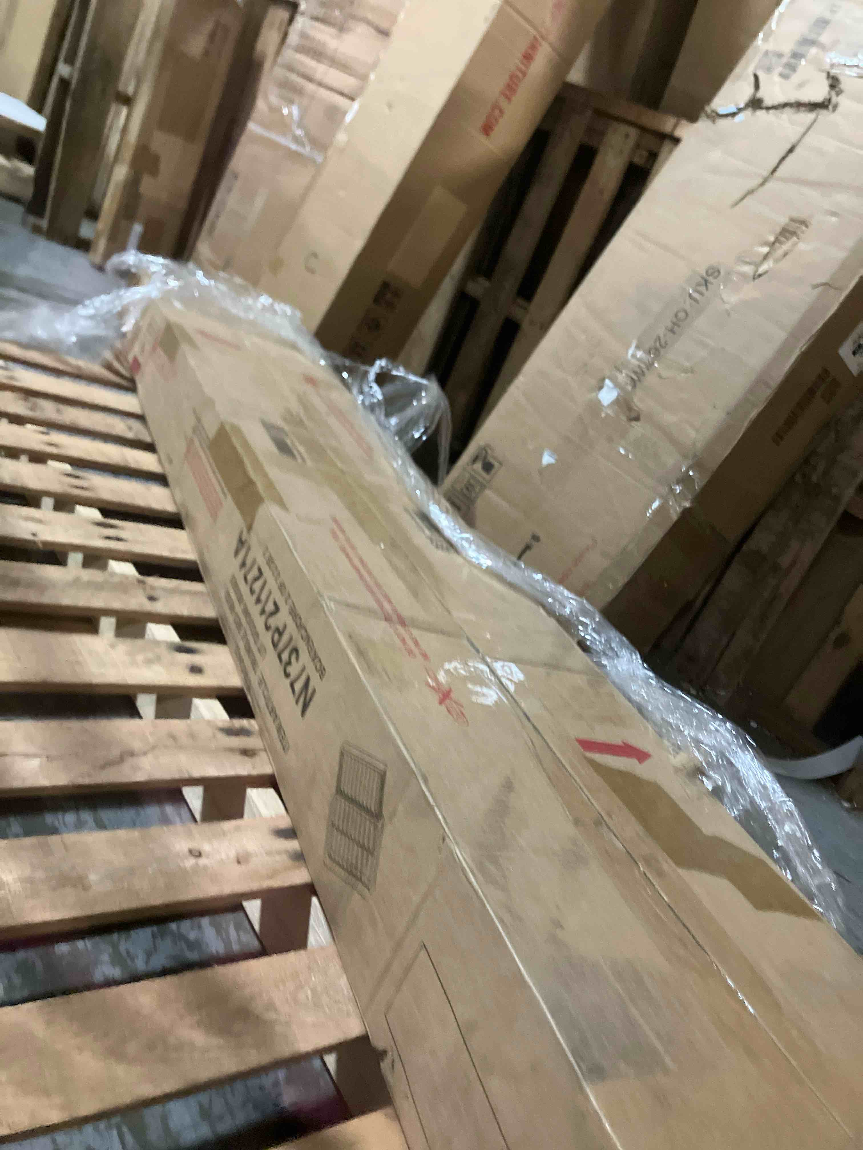 Condition photo showing As Is for Modern Soft Upholstered L - Shaped Daybed with Twin Trundle