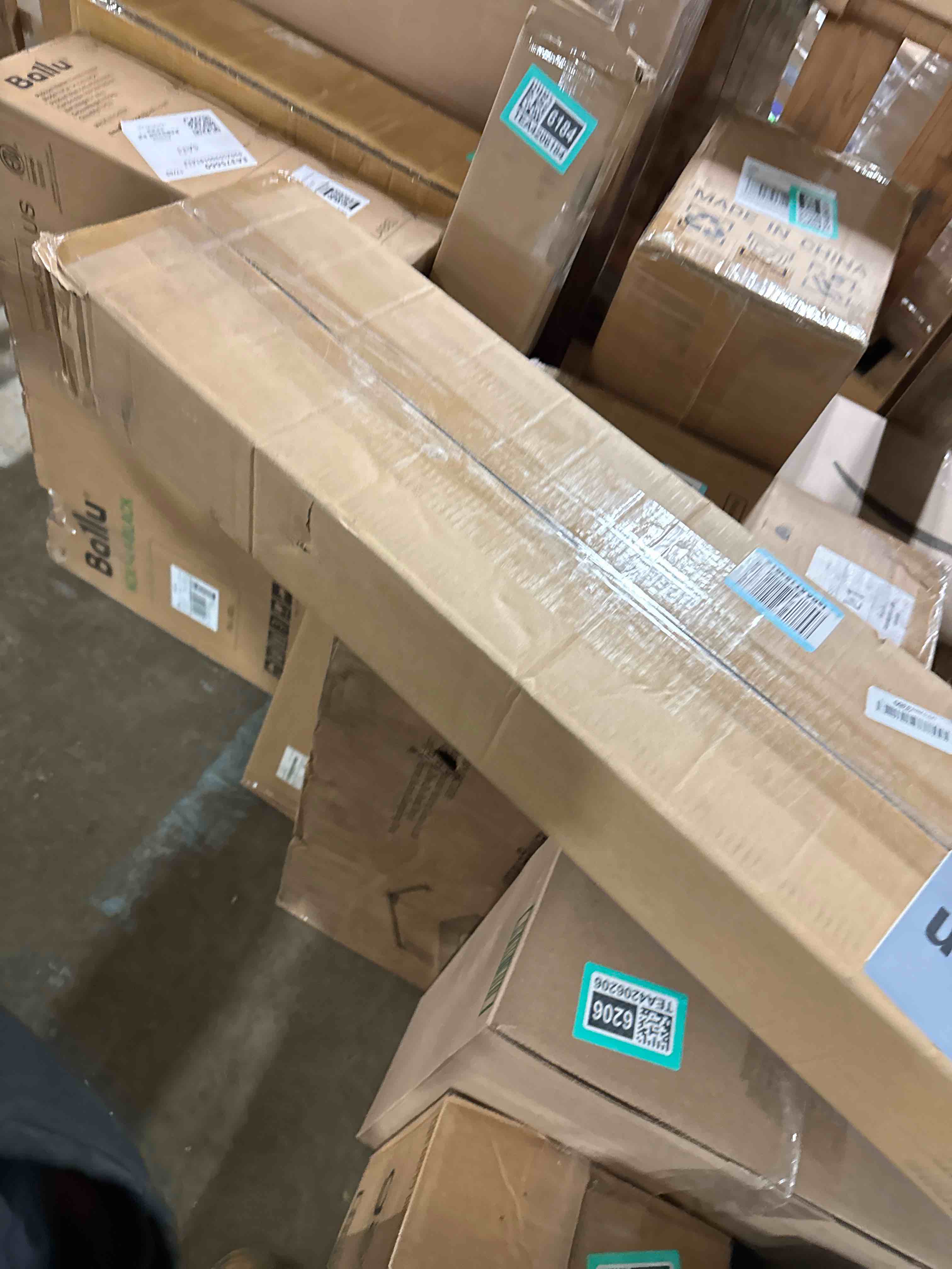 Condition photo showing New/Like New for Lockable Ski & Snowboard Racks Car Roof with Sliding Feature for 6 Pairs Skis or 4 Snowboards, Universal Ski Rack for Car with Crab Mounting System Fits for All Types of Cross Bars