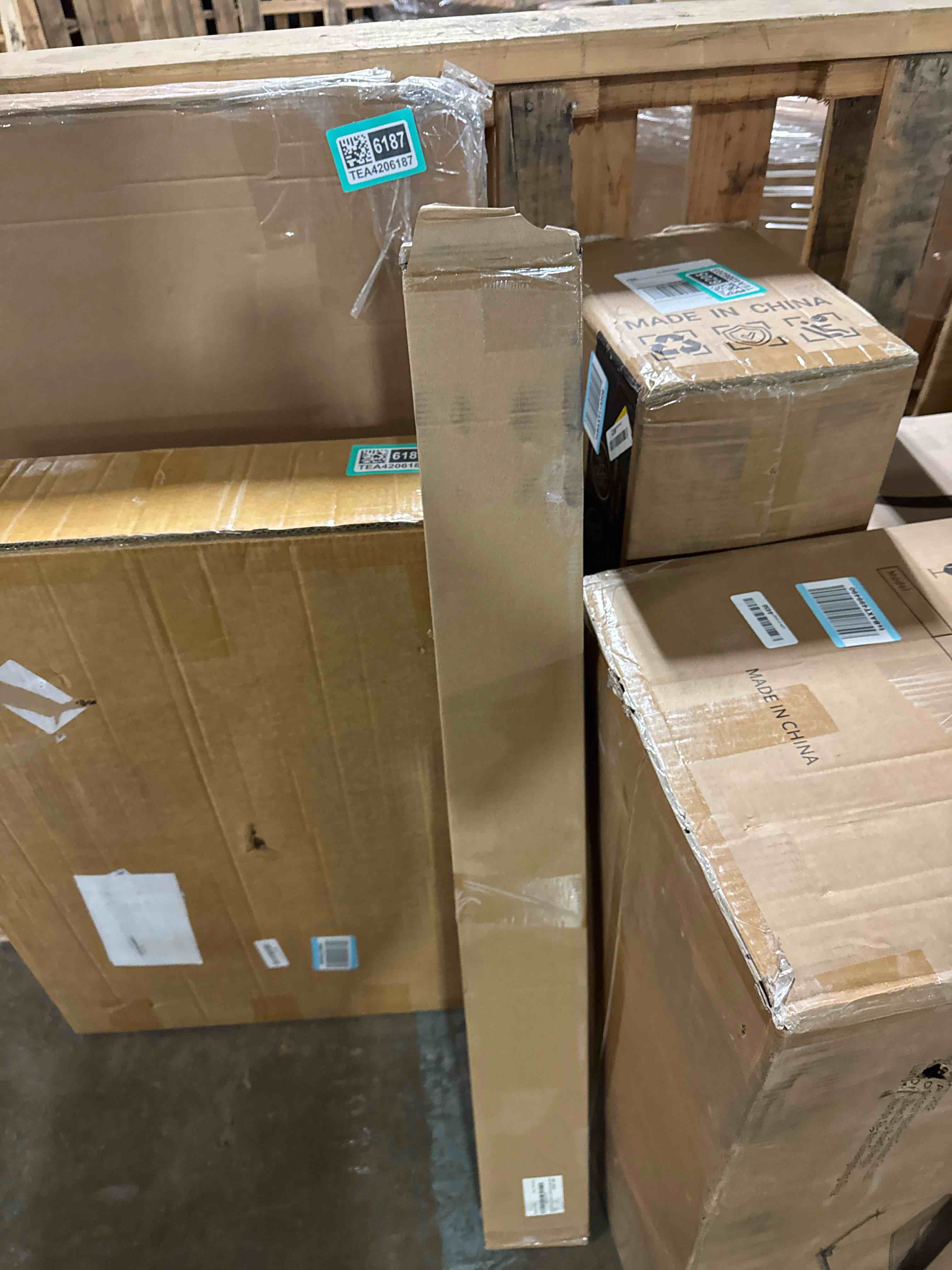 Condition photo showing New/Like New for Bonpally Curved Shower Curtain Rod 40-72 Inches Adjustable, Aluminum Rustproof Shower Rod, Curved Shower Rods for Bathroom, Bathtub, Stall, Black, Need to Drill