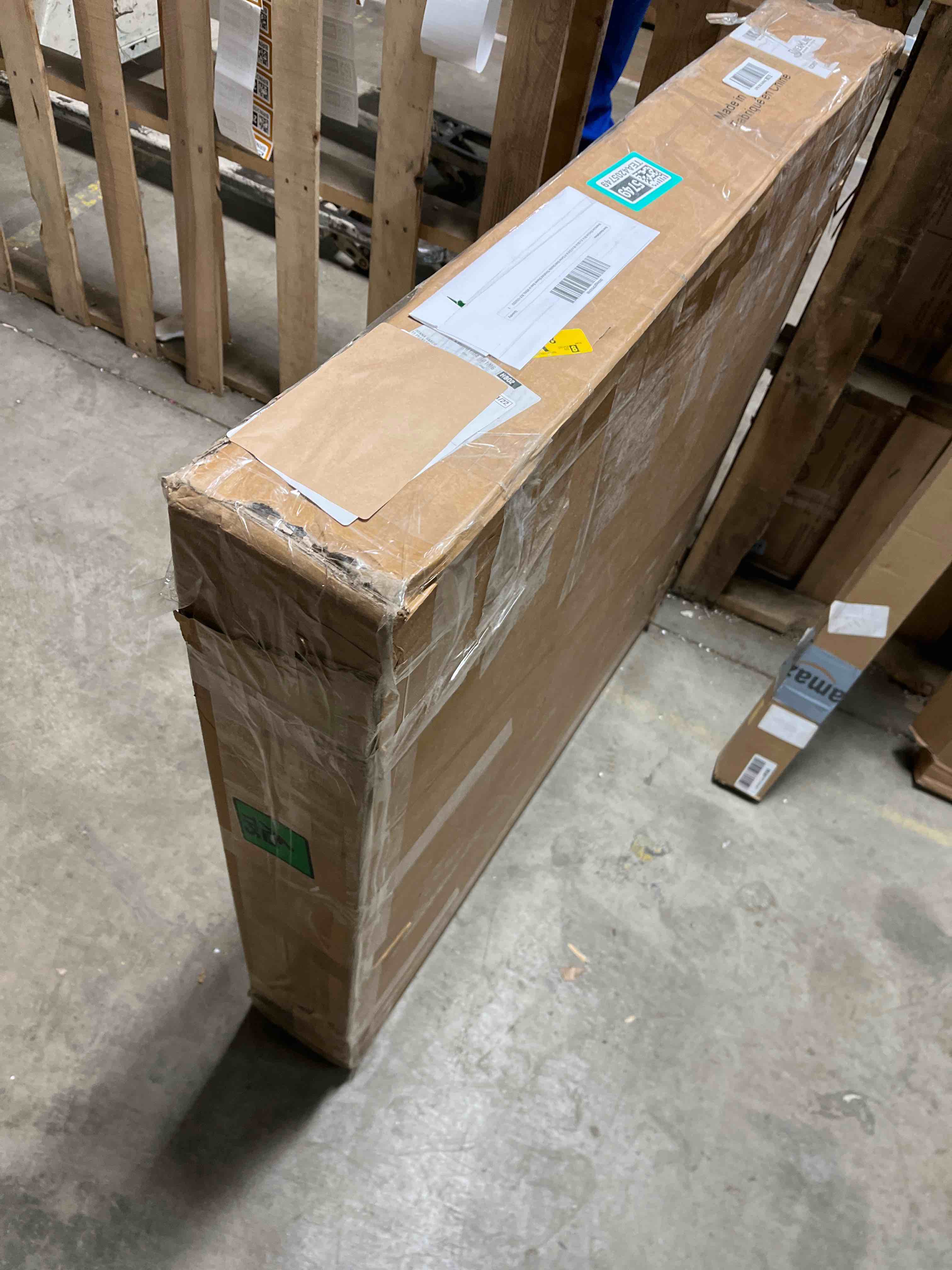 Condition photo showing New/Like New for DreamLine SlimLine 36 in. D x 36 in. W x 2 3/4 in. H Center Drain Single Threshold Shower Base in White, DLT-1136360