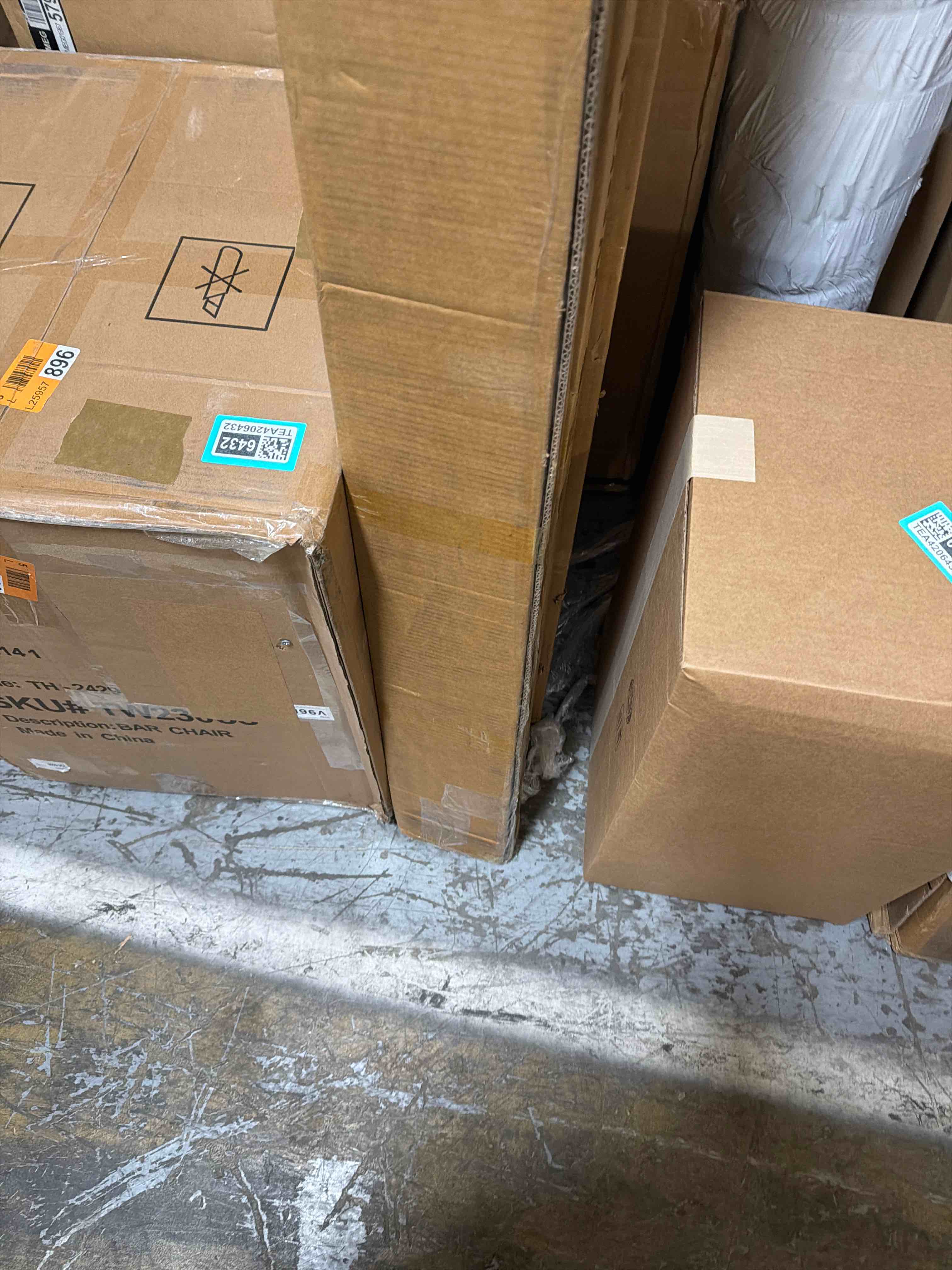 Condition photo showing New/Like New for Art3d 4 Pc 96"x5.7" Wood Slat Wall Panel for Interior, Ceiling and Decoration, Semi-Cylinder Design, 15.2 SqFt 96 x 5.7 Inch Natural Wood-Semi-Cylinder