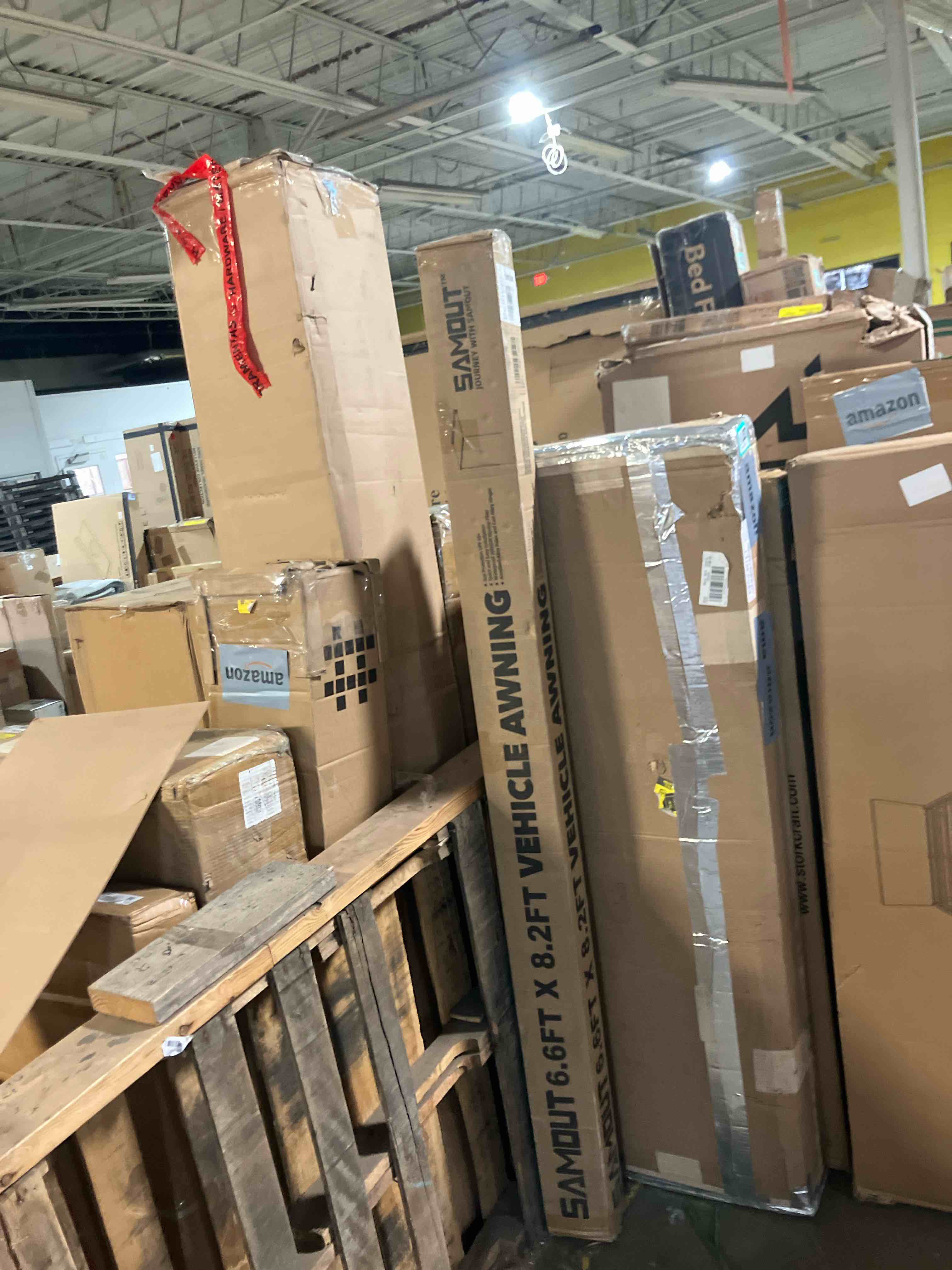 Condition photo showing New/Like New for SAMOUT Vehicle Awning, 6.6ft x 8.2ft, Rooftop Pullout Ripstop UPF50+ Side Awning, Reinforced Hinges & Poles for Jeep/SUV/Truck/Van