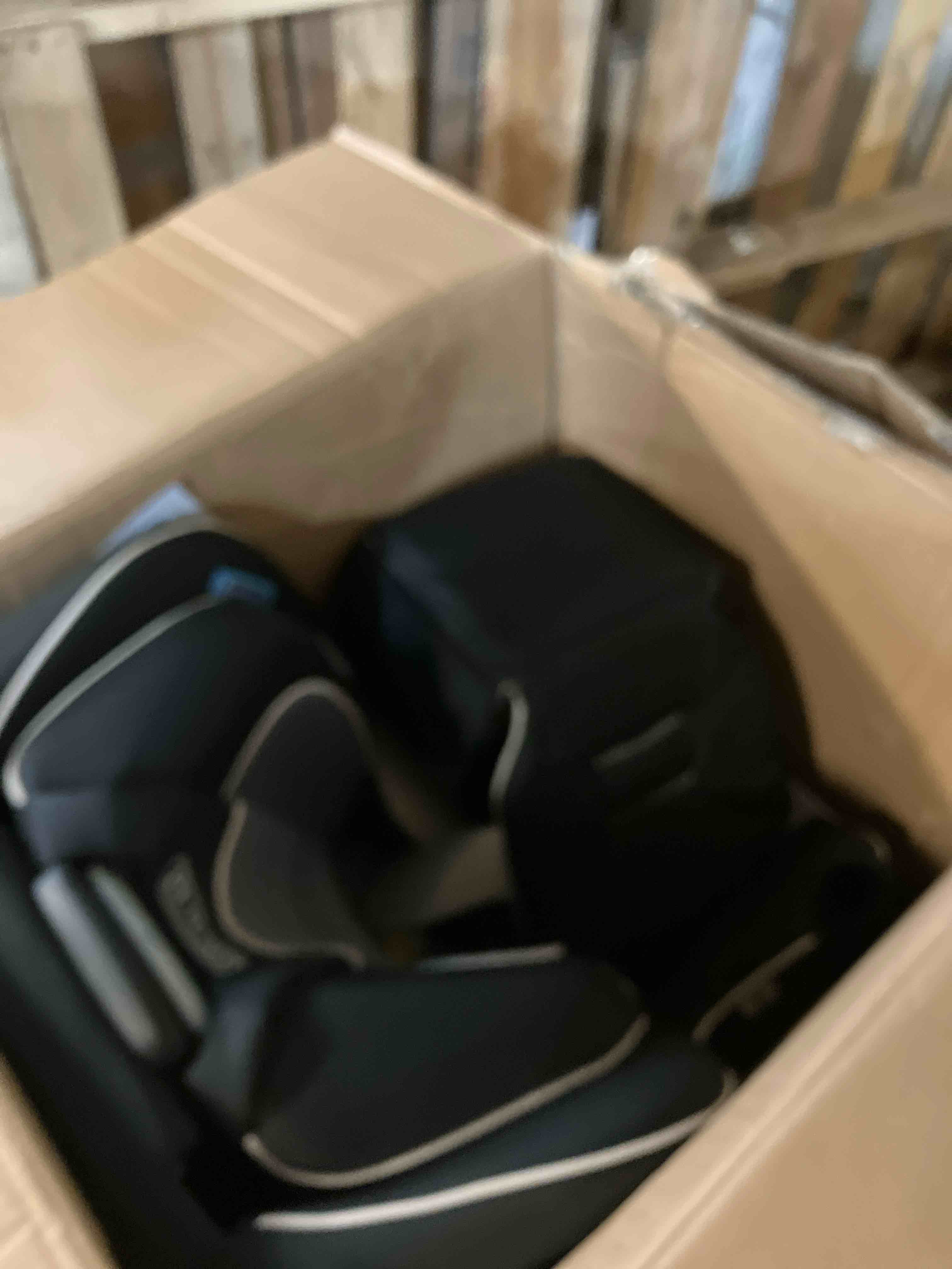 Condition photo showing New/Like New for Graco Extend2Fit Convertible Baby Car Seat, Rear and Forward Facing, Adjustable Extension Panel for Extra Legroom, Gotham 2-in-1 Gotham 2.0